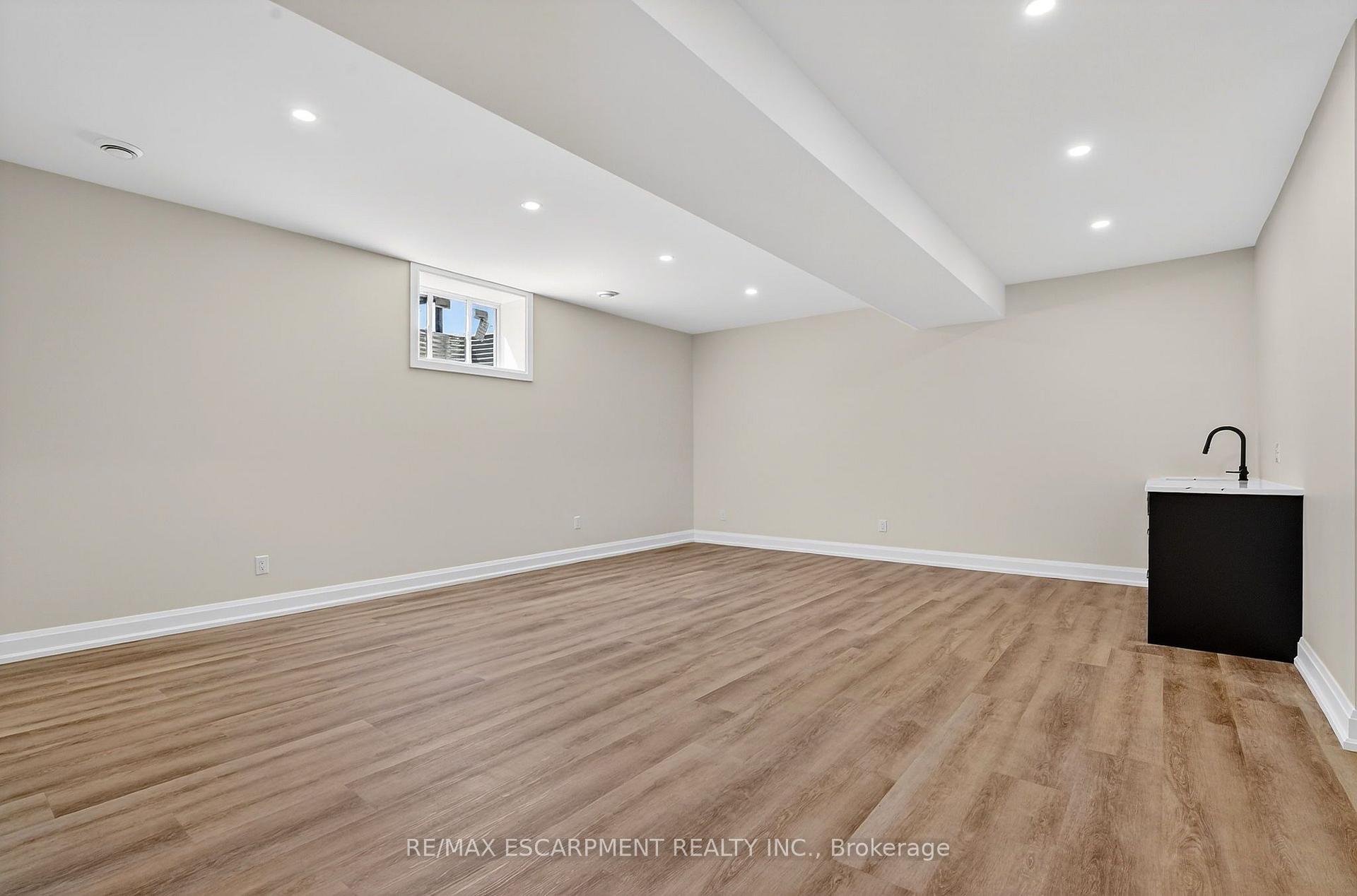 Photo 34 of 6192 Curlin Crescent, Niagara Falls, Forestview — HOMEH