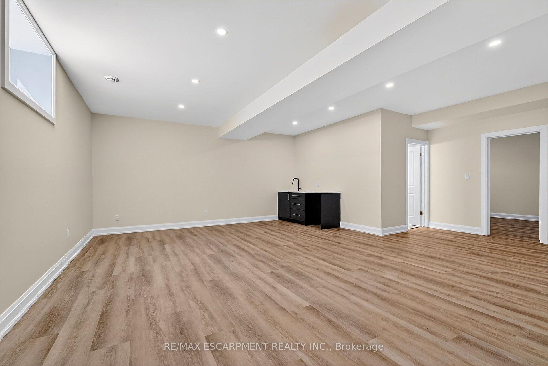 Photo 35 of 6192 Curlin Crescent, Niagara Falls, Forestview — HOMEH