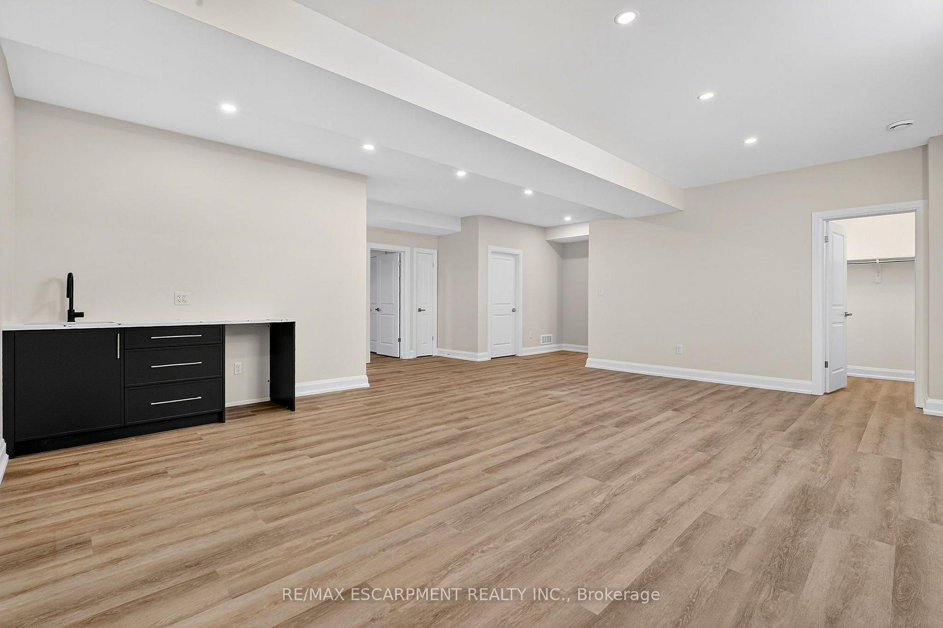 Photo 36 of 6192 Curlin Crescent, Niagara Falls, Forestview — HOMEH