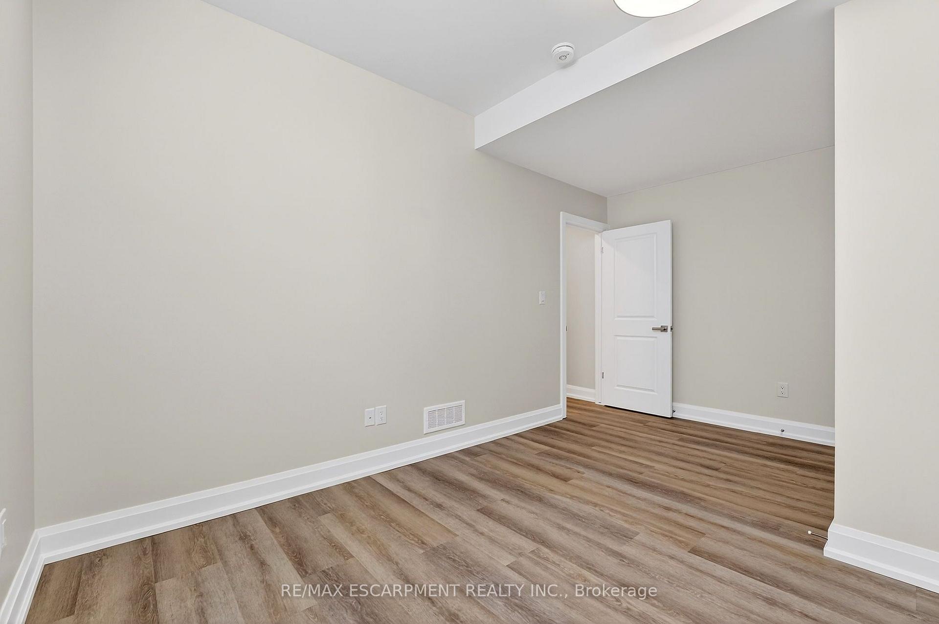 Photo 42 of 6192 Curlin Crescent, Niagara Falls, Forestview — HOMEH