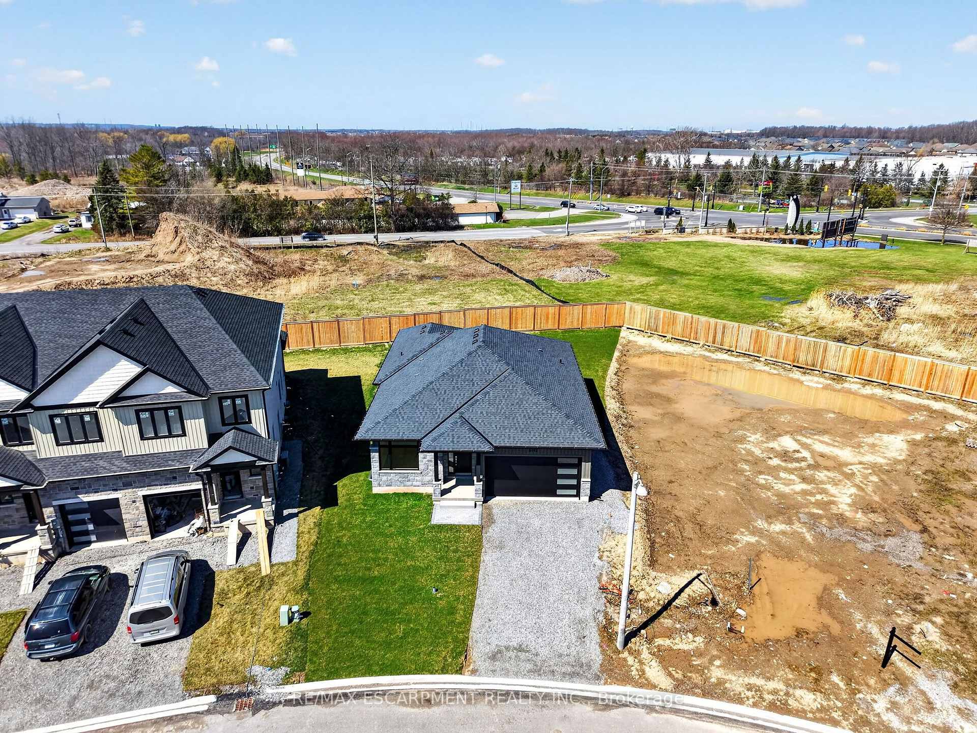 Photo 48 of 6192 Curlin Crescent, Niagara Falls, Forestview — HOMEH