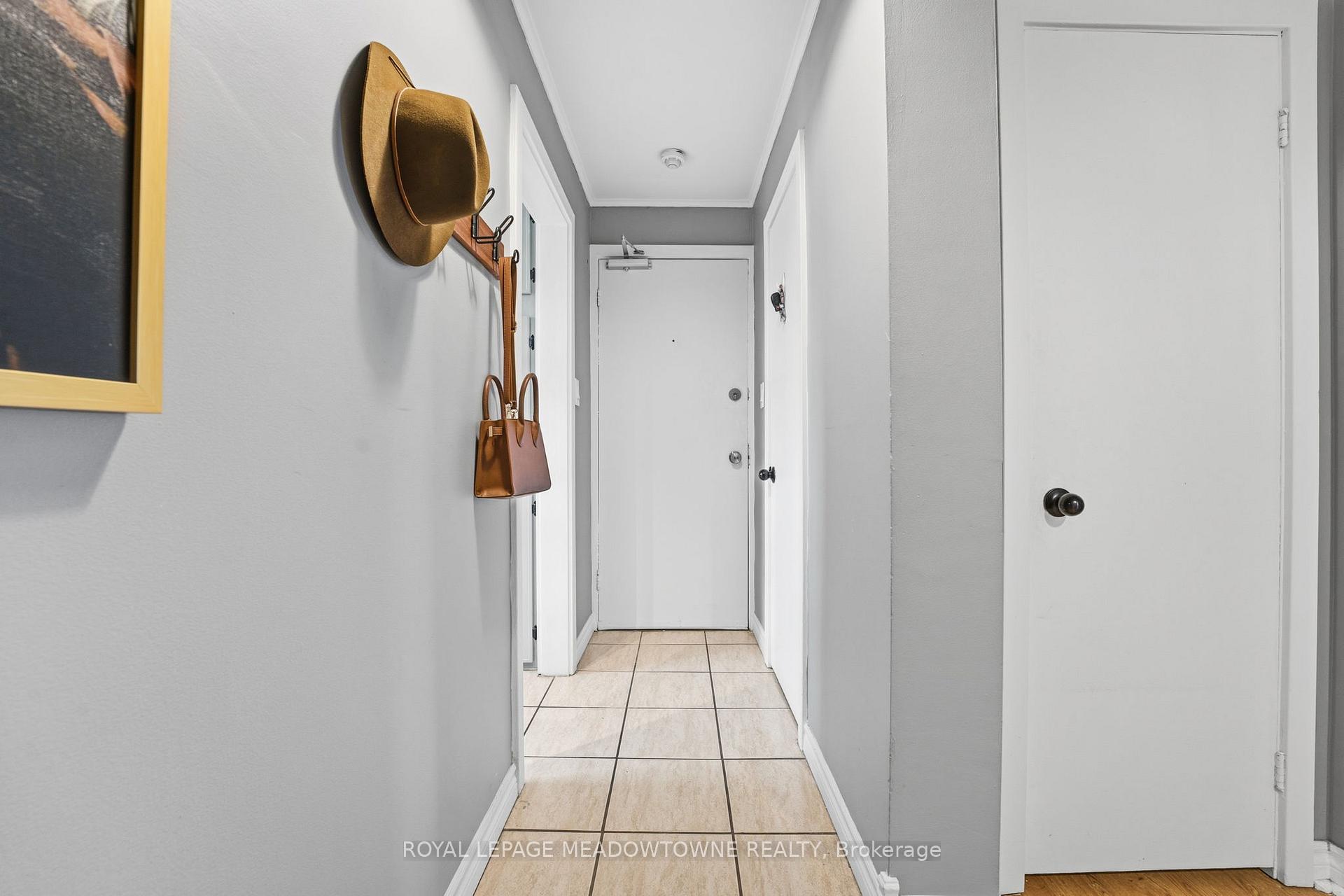 Photo 4 of Unit 15, 1351 Lakeshore Road, Burlington, Brant — HOMEH