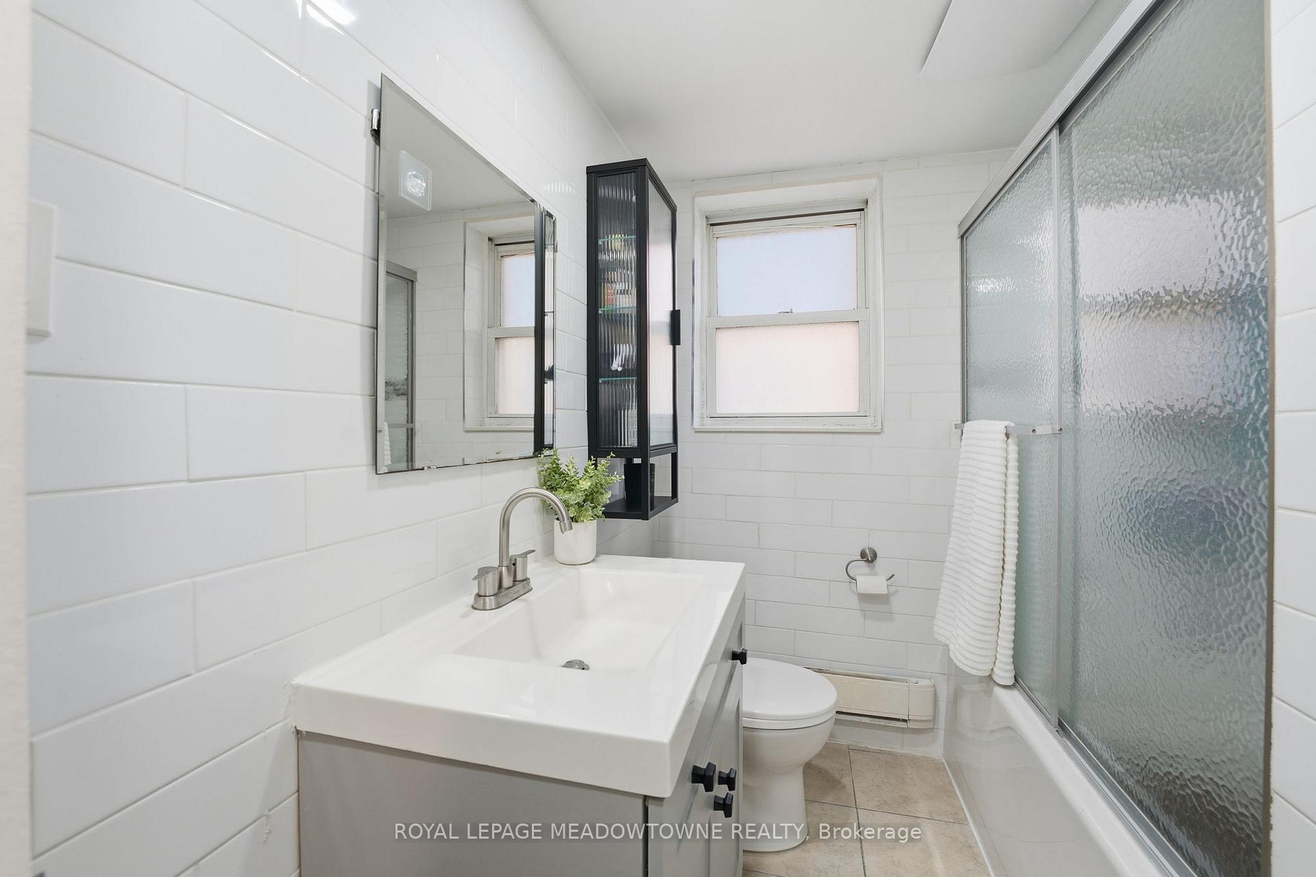 Photo 20 of Unit 15, 1351 Lakeshore Road, Burlington, Brant — HOMEH