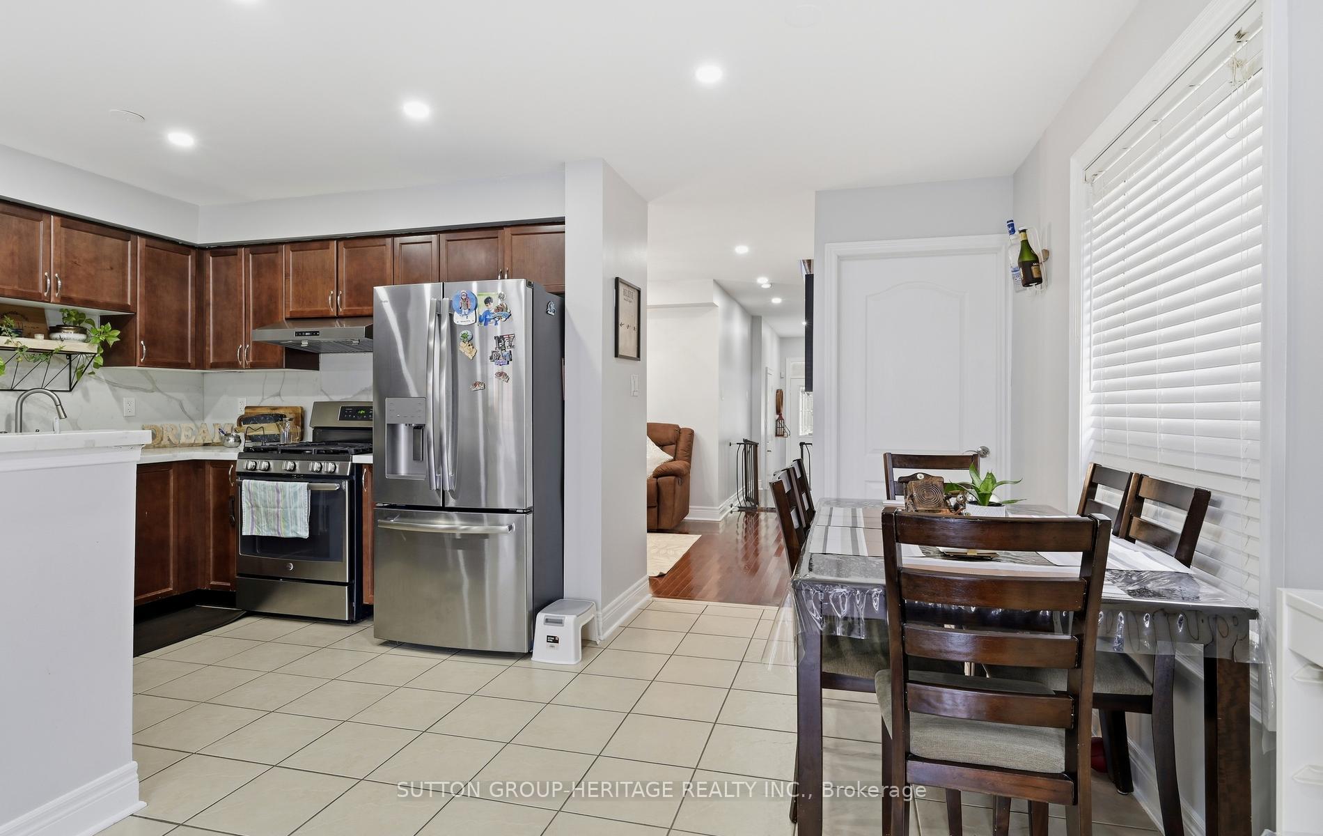 Photo 5 of 29 Tozer Crescent, Ajax, Northwest Ajax — HOMEH