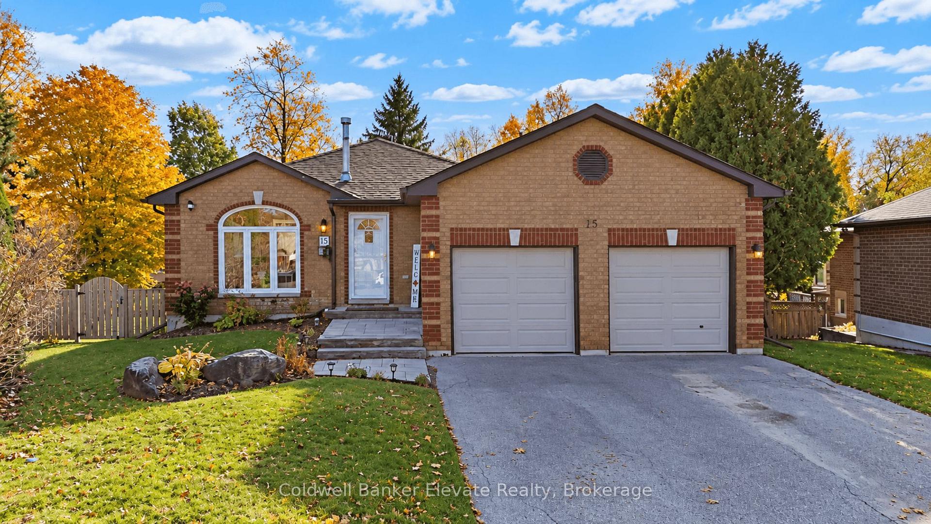 Photo 2 of 15 Nakiska Court, Barrie, Holly — HOMEH