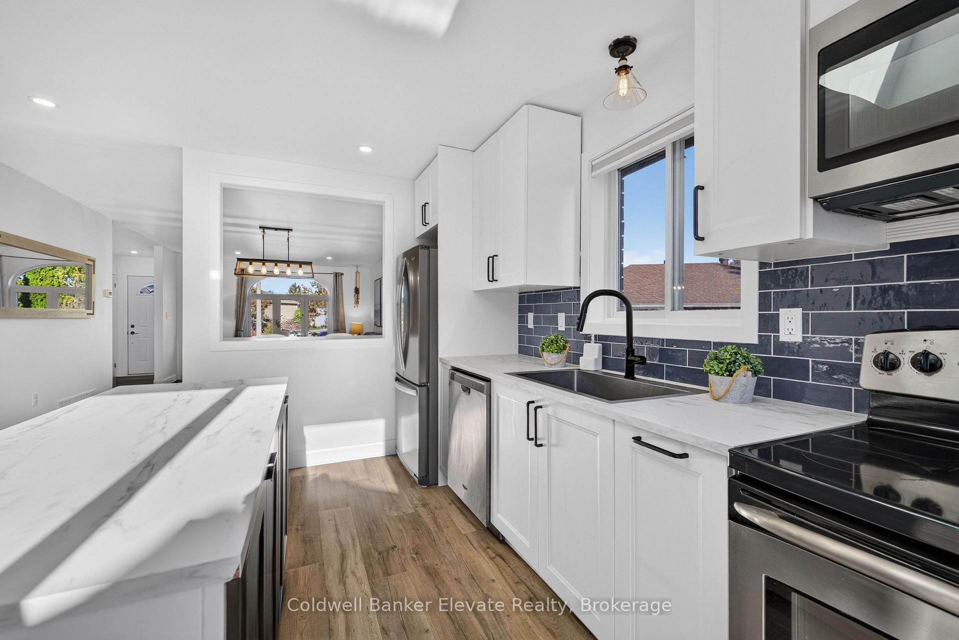 Photo 14 of 15 Nakiska Court, Barrie, Holly — HOMEH
