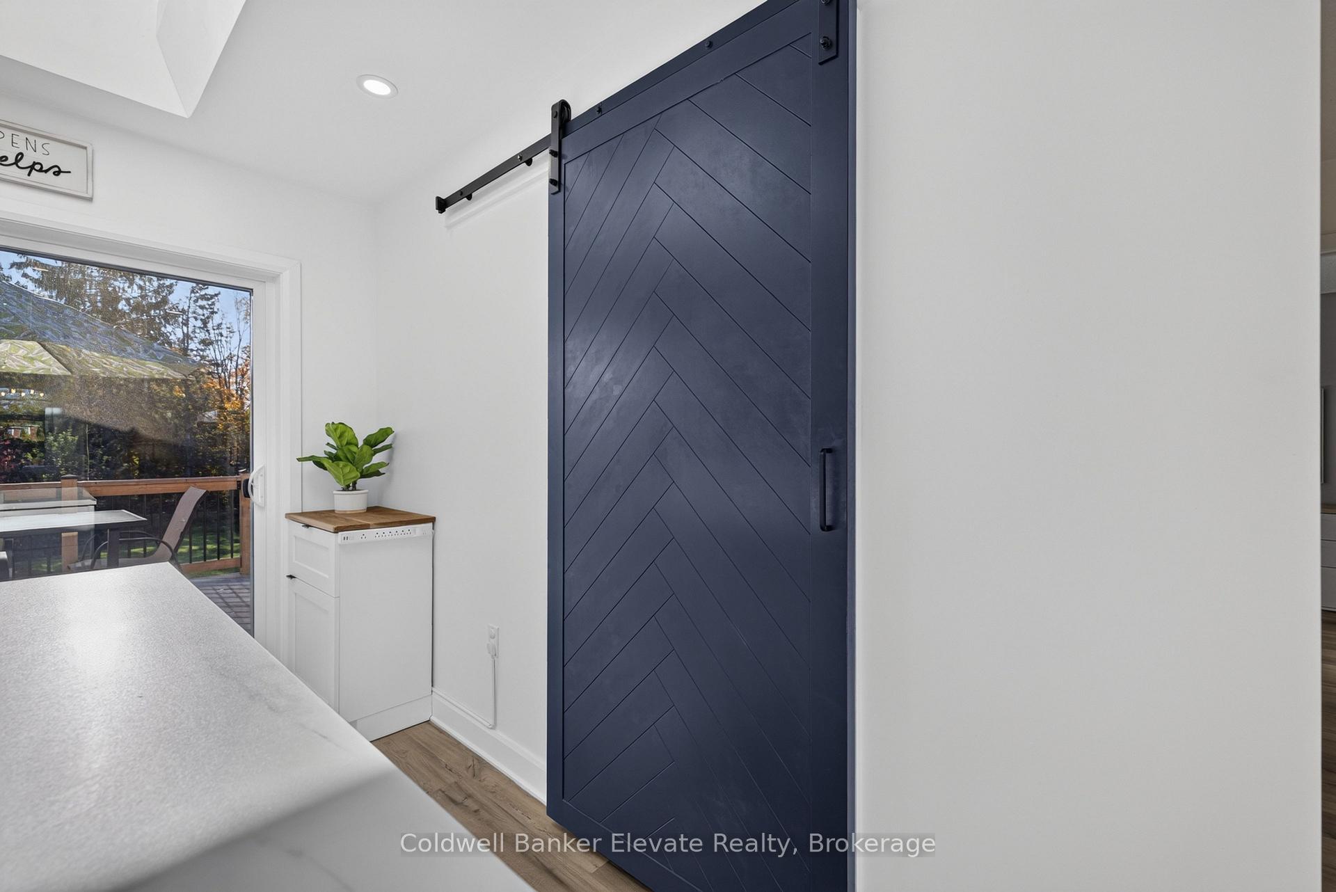 Photo 16 of 15 Nakiska Court, Barrie, Holly — HOMEH