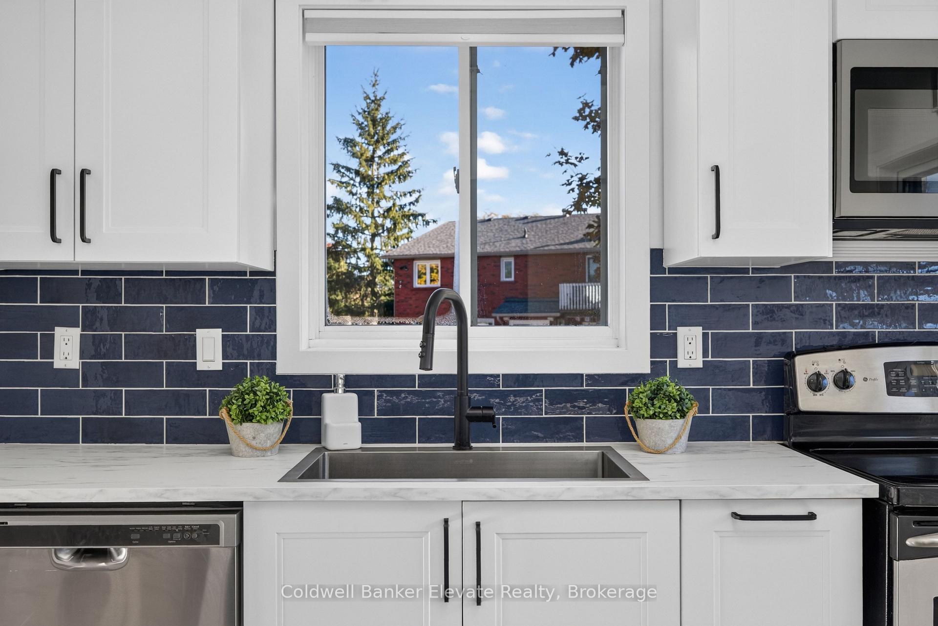 Photo 17 of 15 Nakiska Court, Barrie, Holly — HOMEH