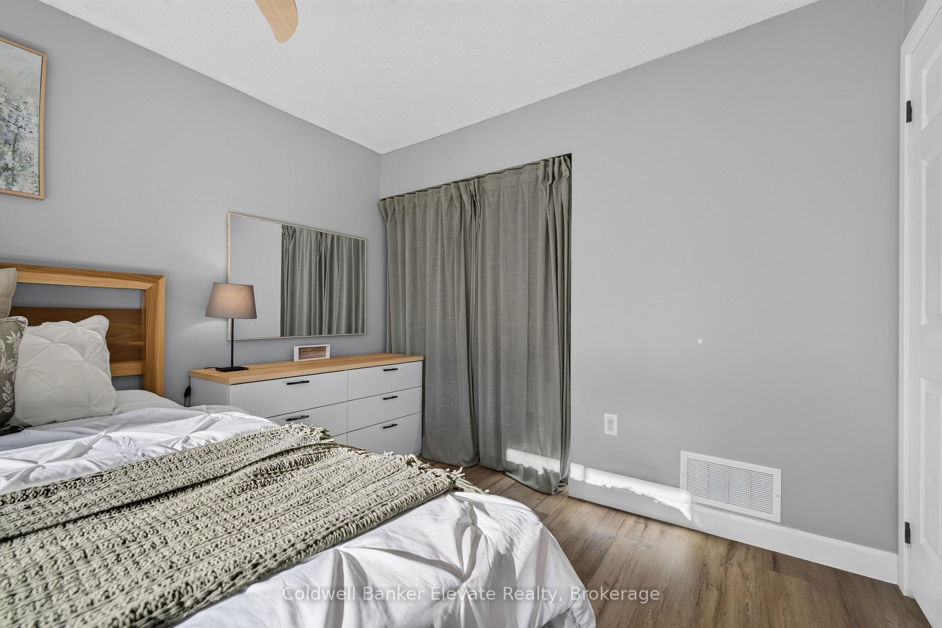 Photo 21 of 15 Nakiska Court, Barrie, Holly — HOMEH