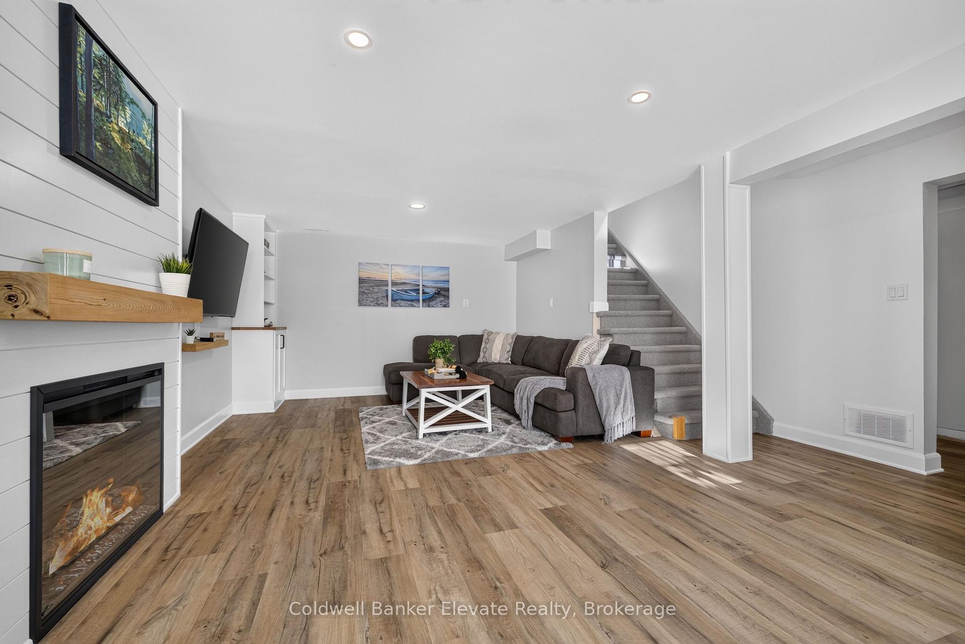 Photo 25 of 15 Nakiska Court, Barrie, Holly — HOMEH