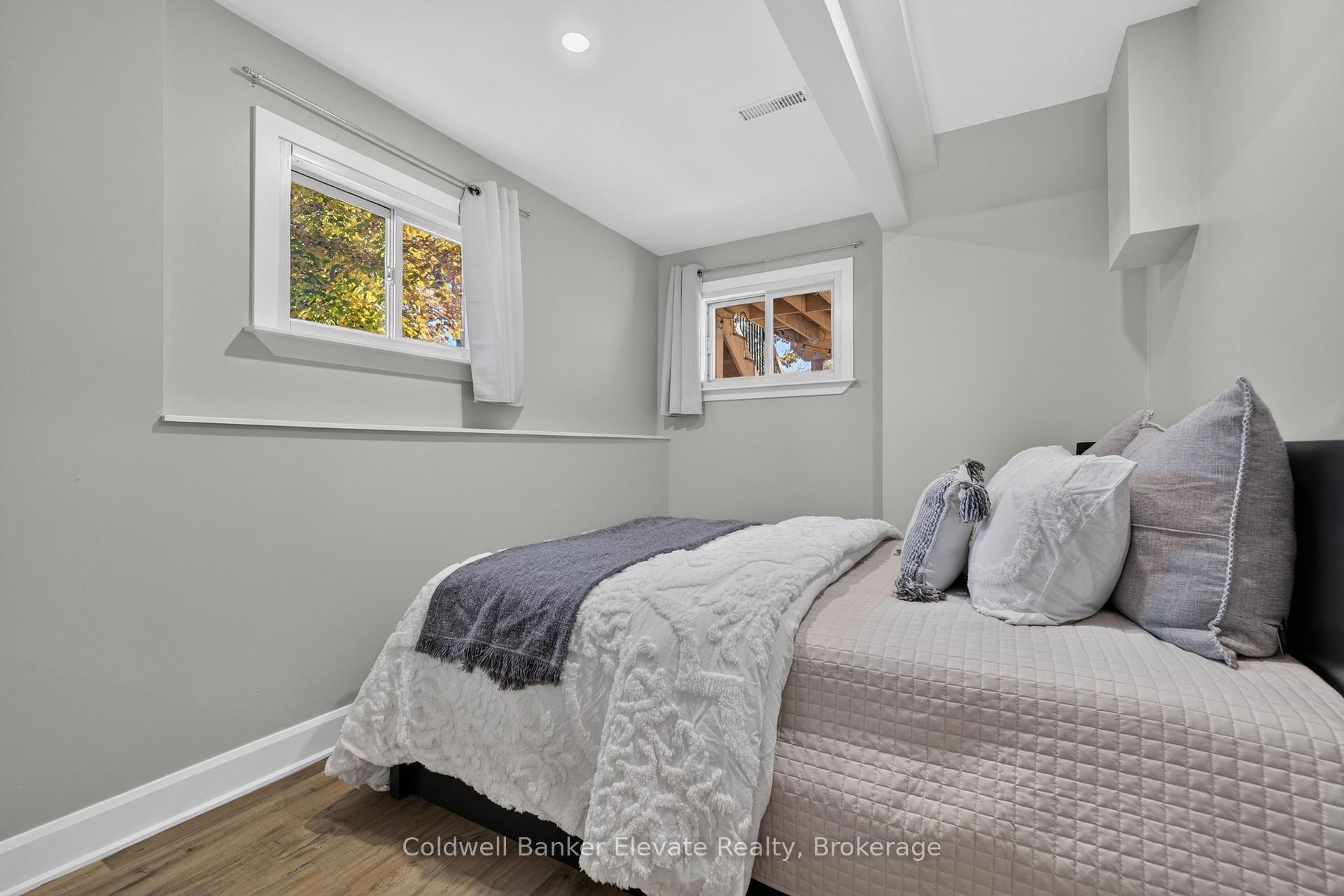 Photo 30 of 15 Nakiska Court, Barrie, Holly — HOMEH