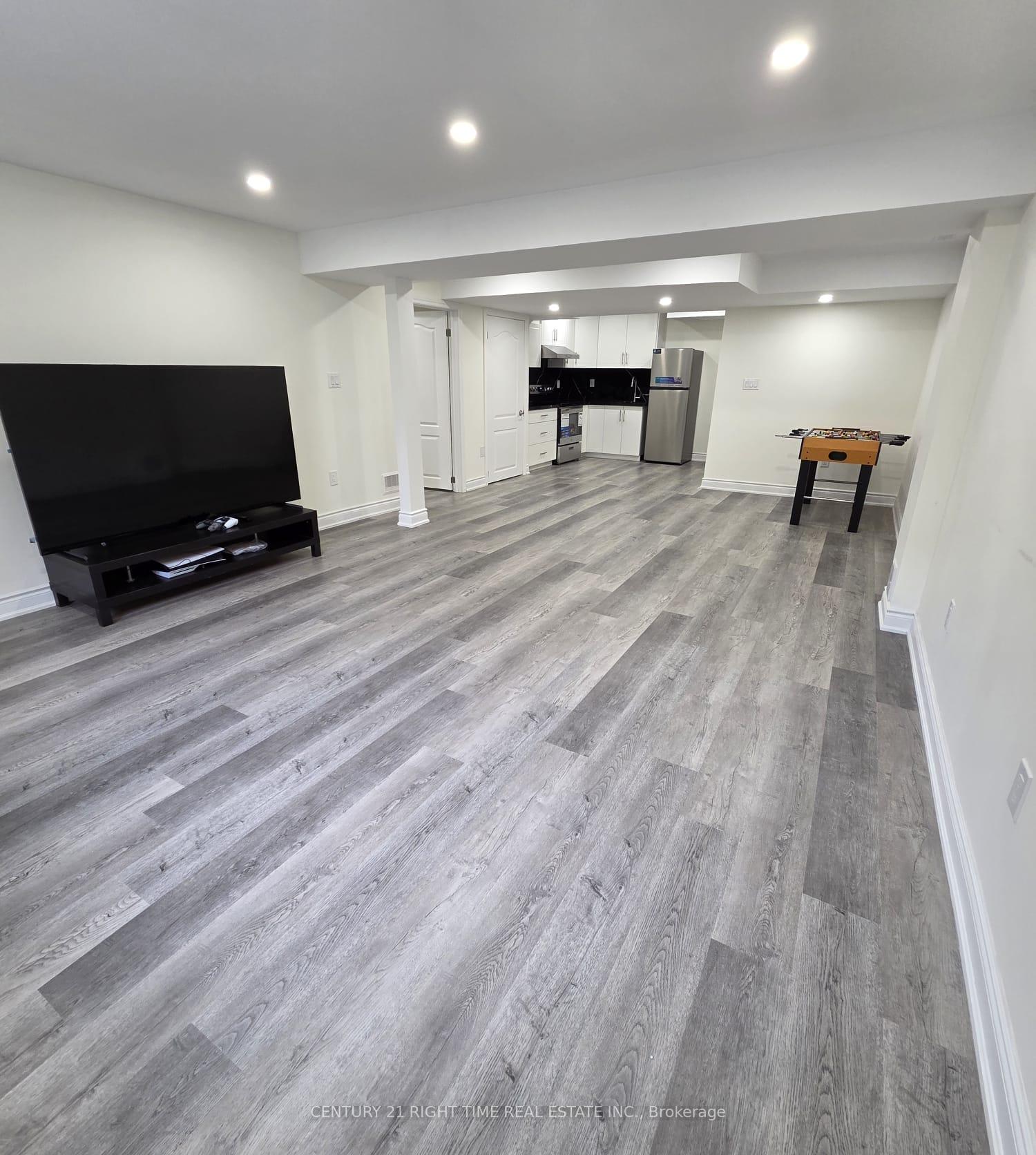 Photo 2 of 376 Gooch Crescent, Milton, Scott — HOMEH