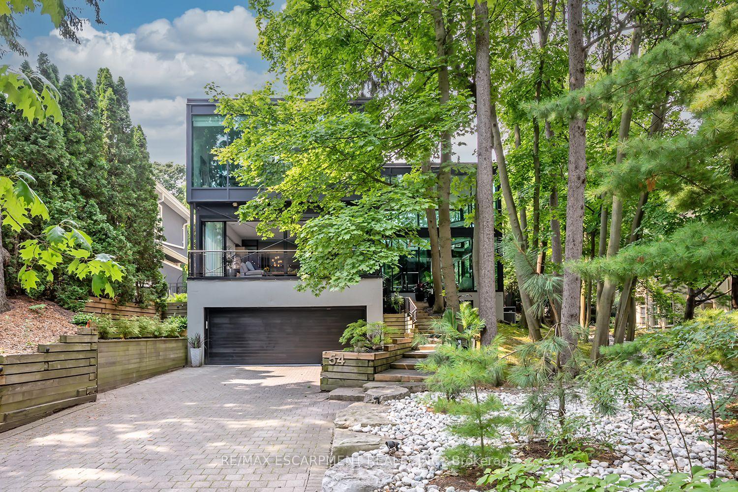 Photo 3 of 54 Raymar Place, Oakville, Old Oakville — HOMEH