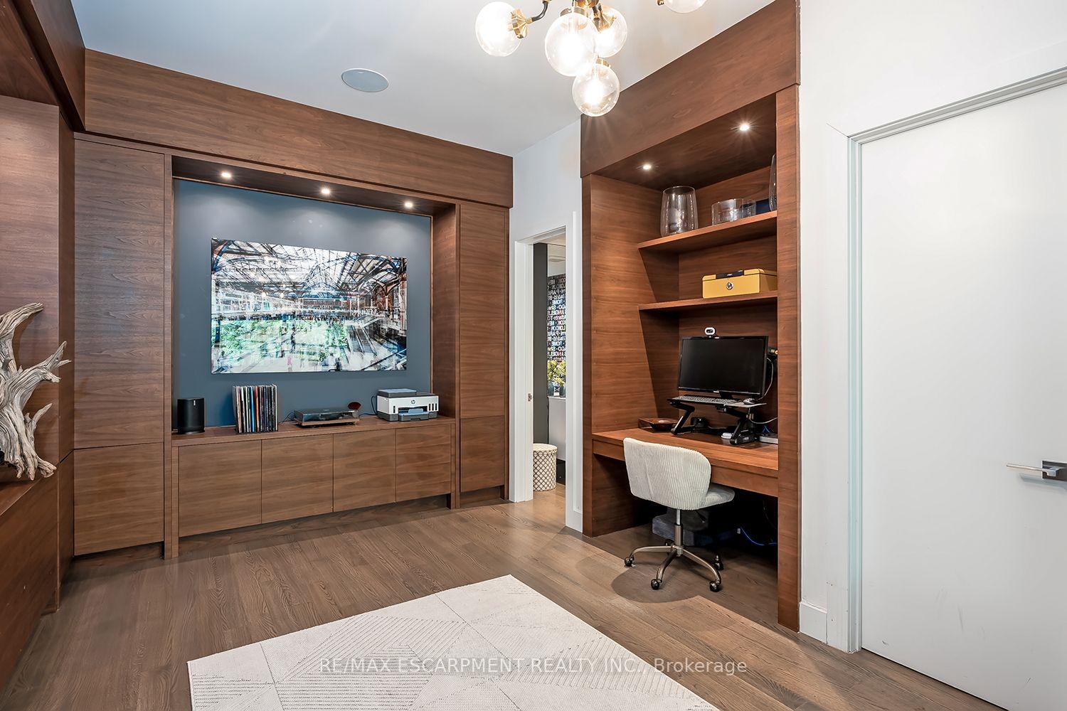 Photo 10 of 54 Raymar Place, Oakville, Old Oakville — HOMEH