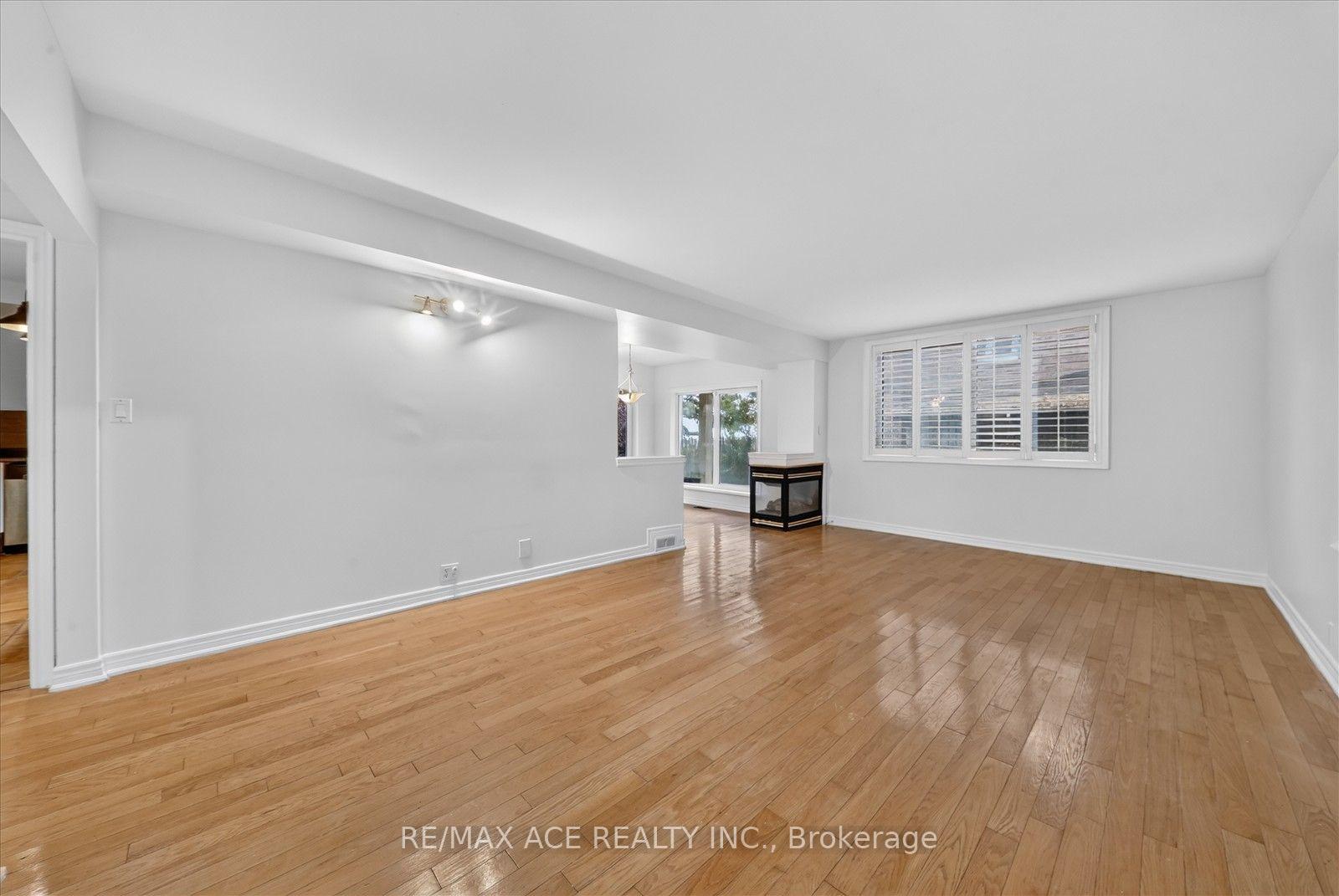 Photo 6 of Unit Main, 3 Larwood Boulevard, Scarborough, Cliffcrest — HOMEH