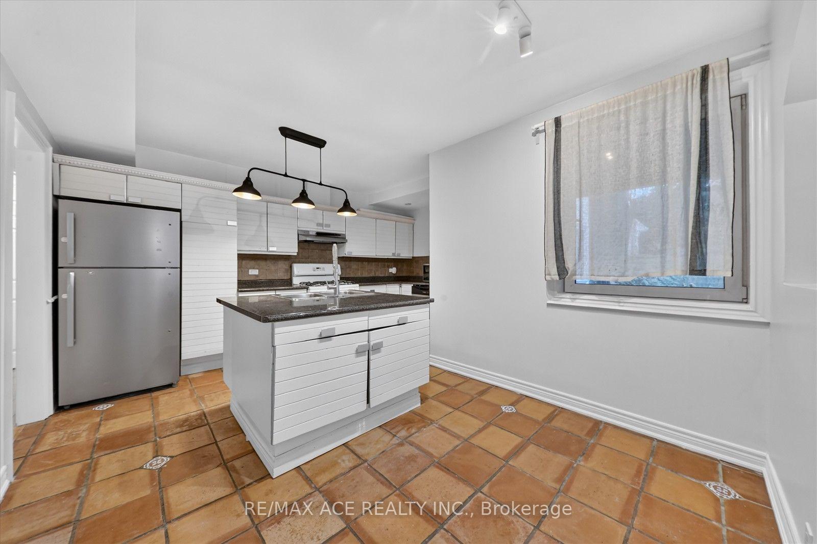 Photo 13 of Unit Main, 3 Larwood Boulevard, Scarborough, Cliffcrest — HOMEH