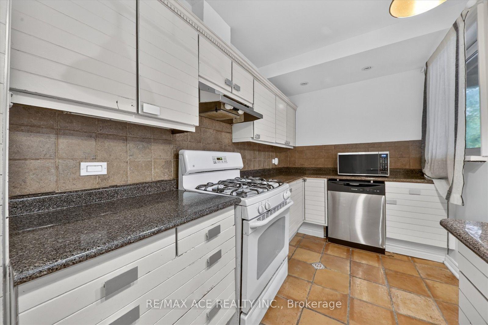 Photo 14 of Unit Main, 3 Larwood Boulevard, Scarborough, Cliffcrest — HOMEH