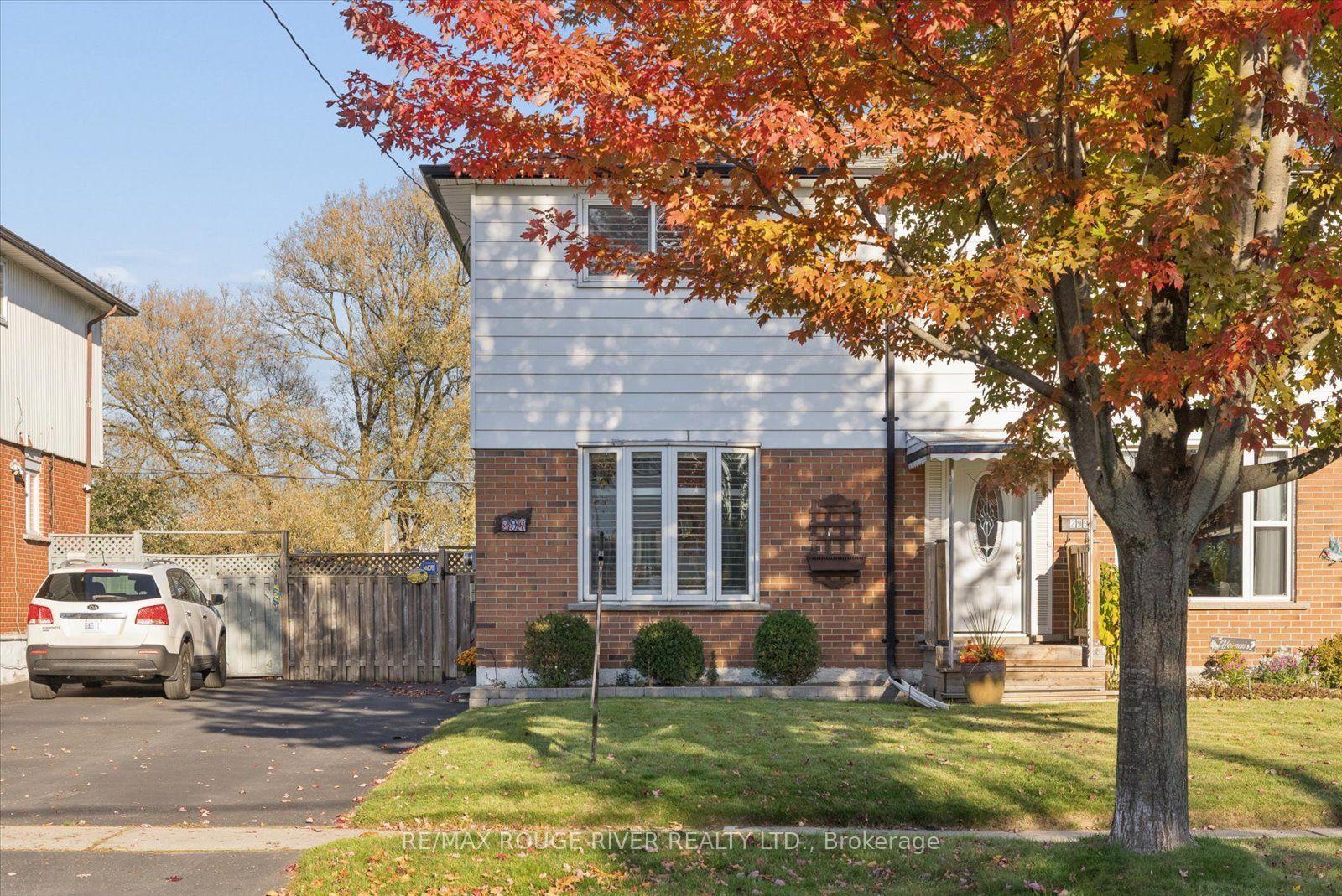Photo 3 of 297 Durham Court, Oshawa, Vanier — HOMEH