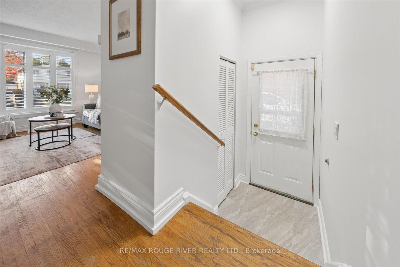 Photo 5 of 297 Durham Court, Oshawa, Vanier — HOMEH