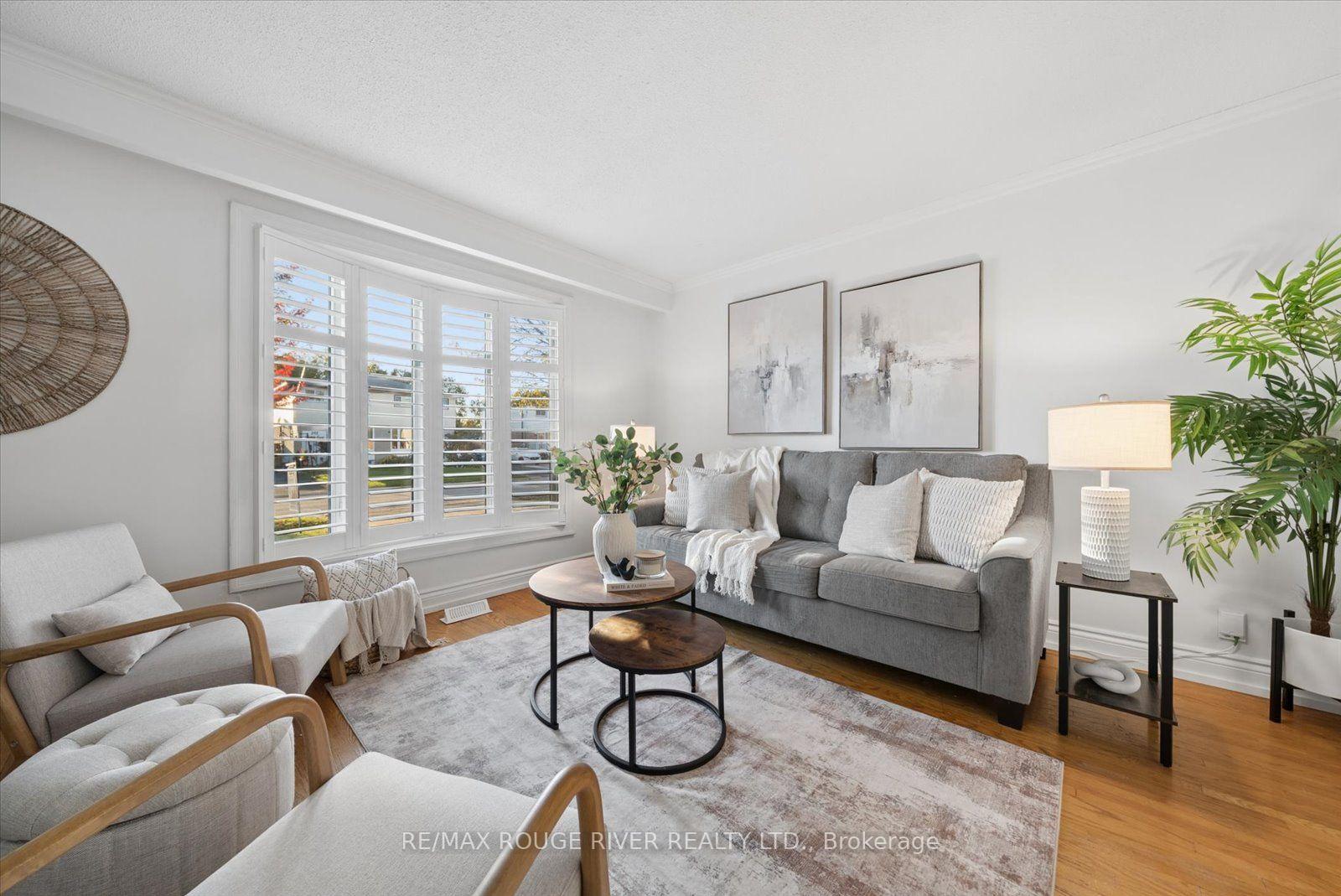 Photo 8 of 297 Durham Court, Oshawa, Vanier — HOMEH