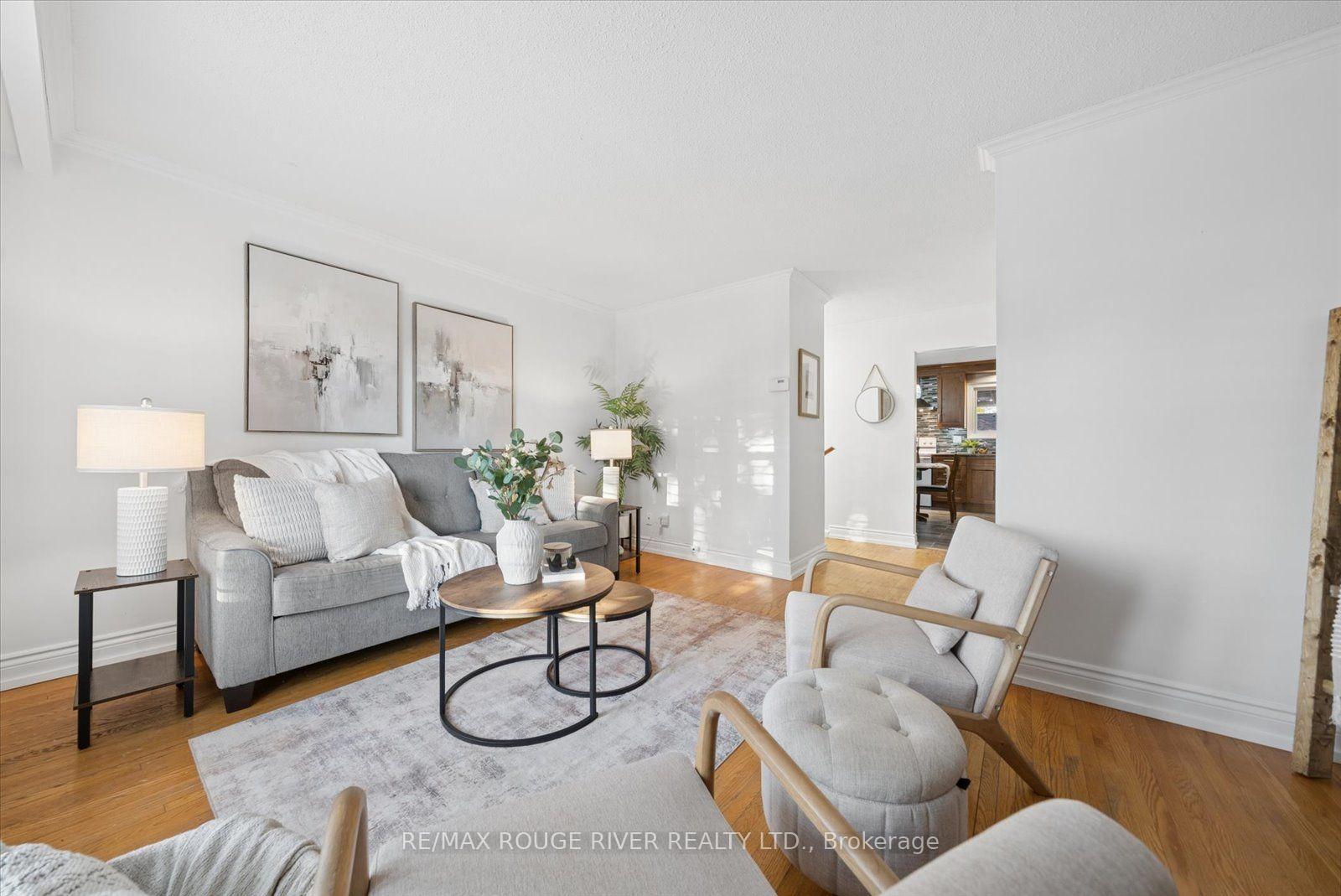 Photo 9 of 297 Durham Court, Oshawa, Vanier — HOMEH