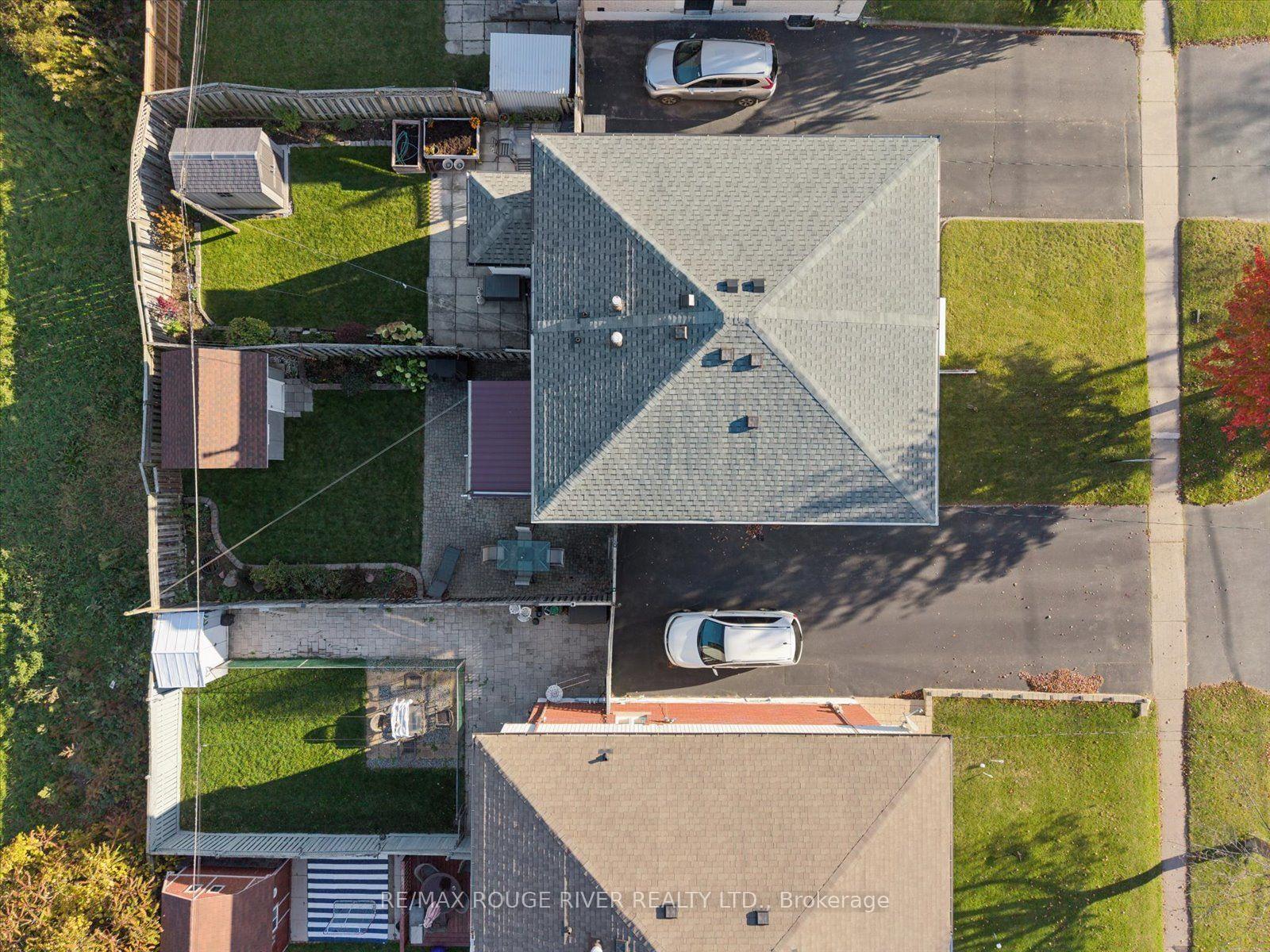 Photo 33 of 297 Durham Court, Oshawa, Vanier — HOMEH