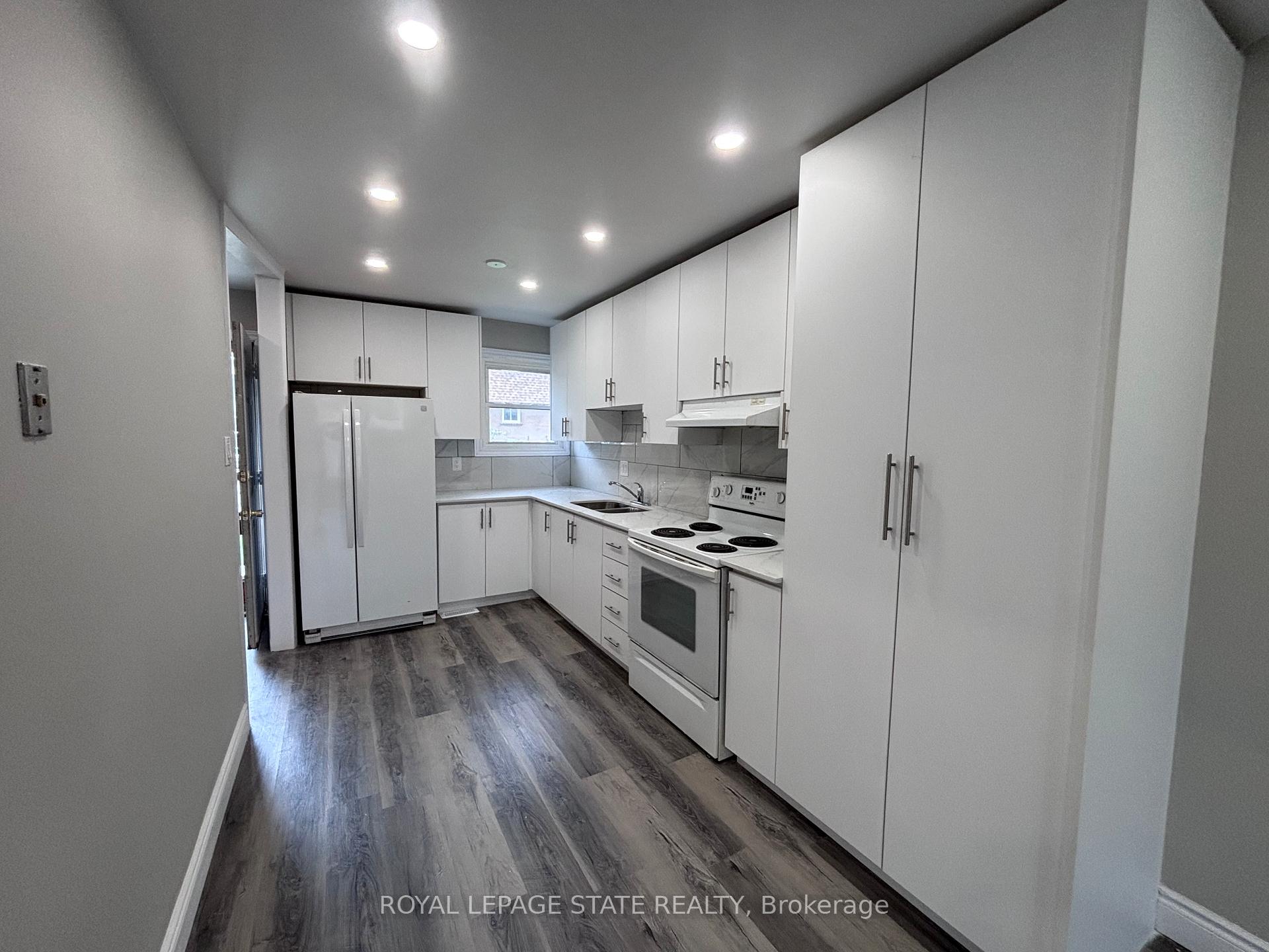 Photo 5 of Unit 4, 153 Limeridge Road W, Hamilton, Rolston — HOMEH