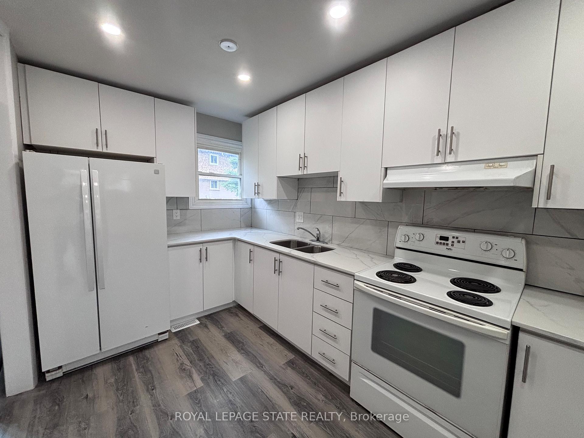 Photo 7 of Unit 4, 153 Limeridge Road W, Hamilton, Rolston — HOMEH