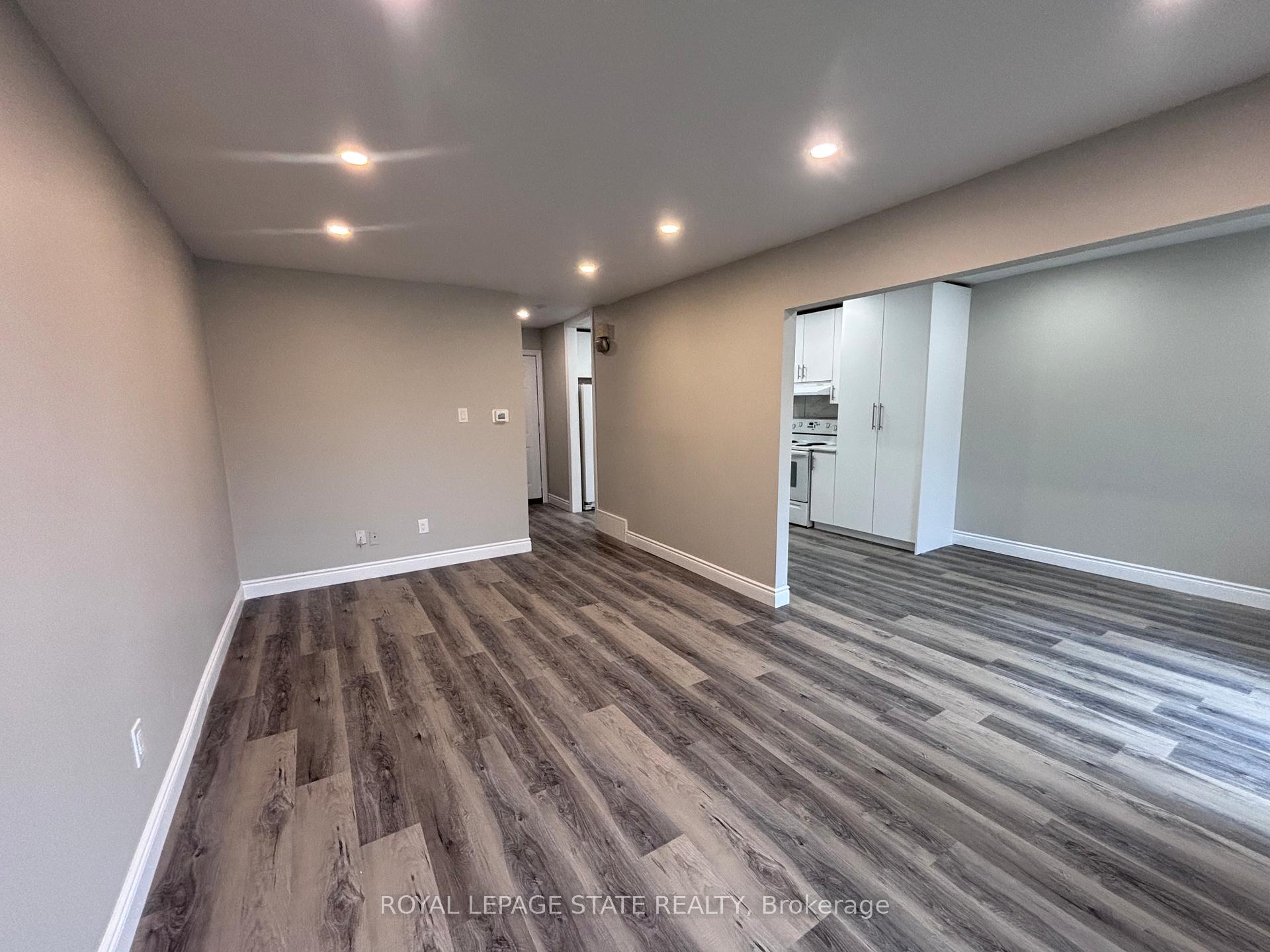 Photo 9 of Unit 4, 153 Limeridge Road W, Hamilton, Rolston — HOMEH