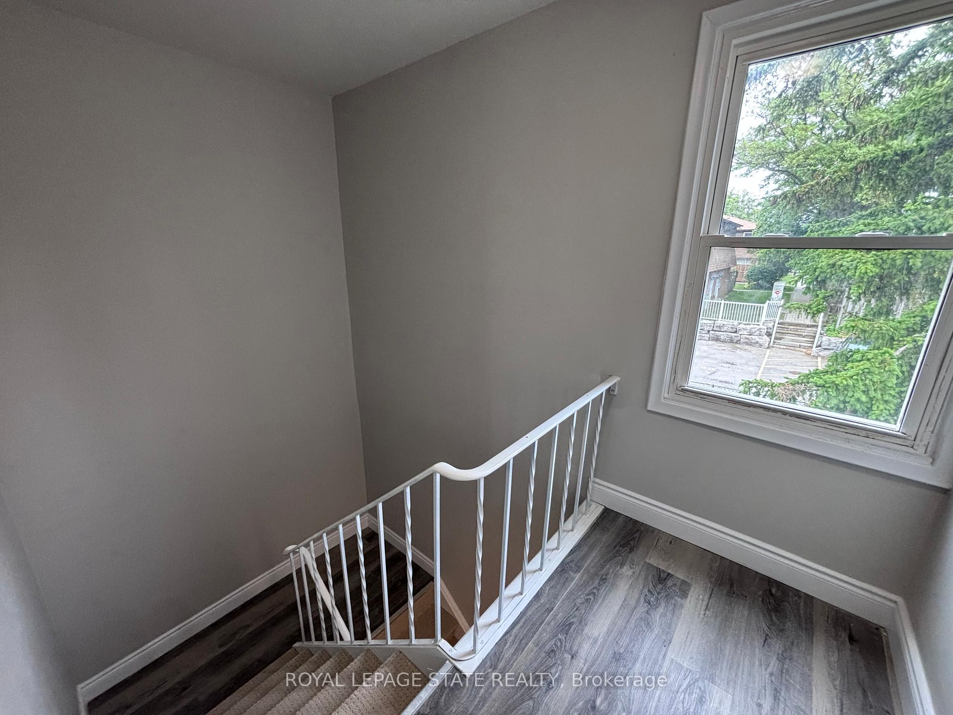 Photo 11 of Unit 4, 153 Limeridge Road W, Hamilton, Rolston — HOMEH
