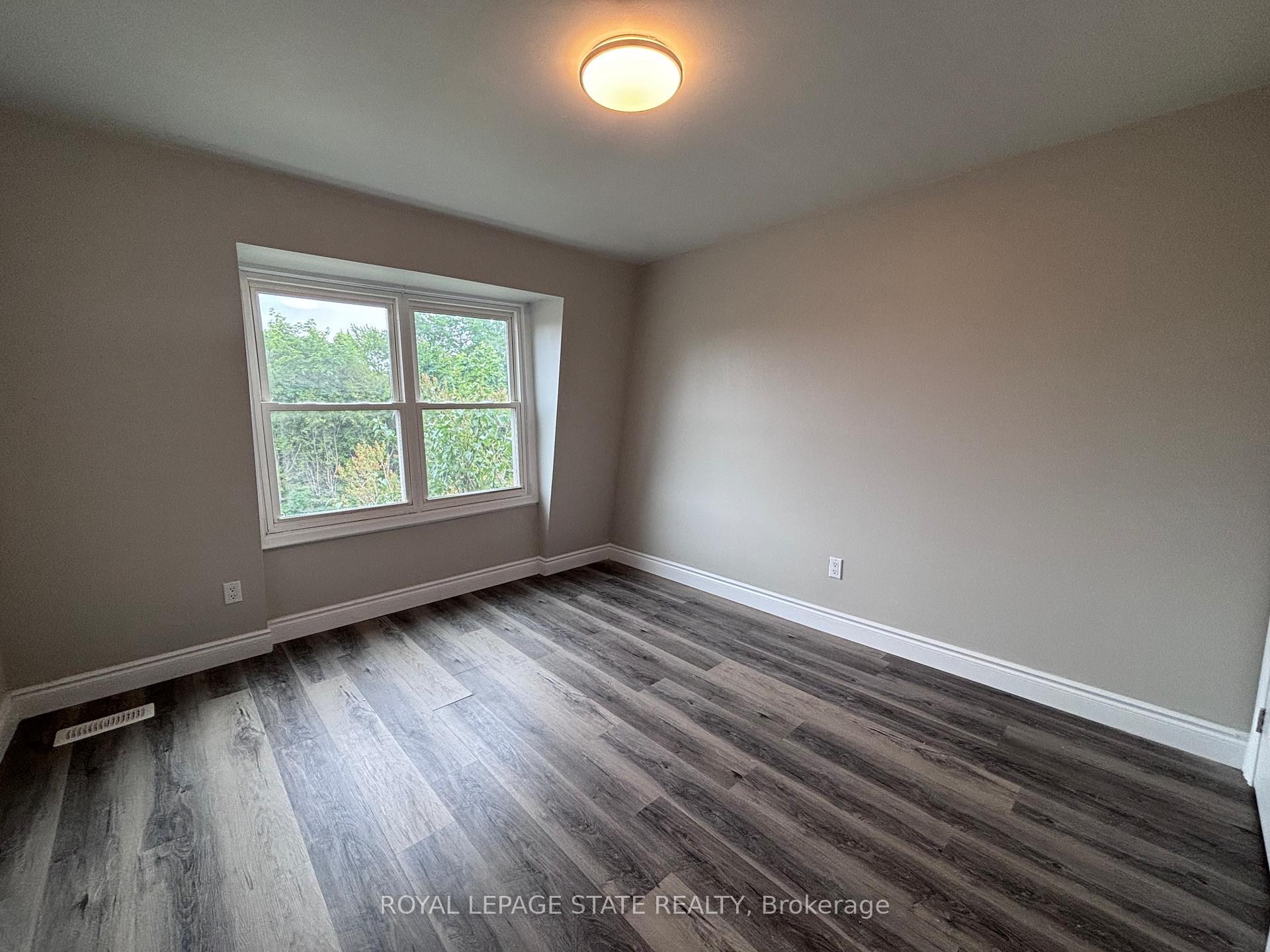 Photo 14 of Unit 4, 153 Limeridge Road W, Hamilton, Rolston — HOMEH