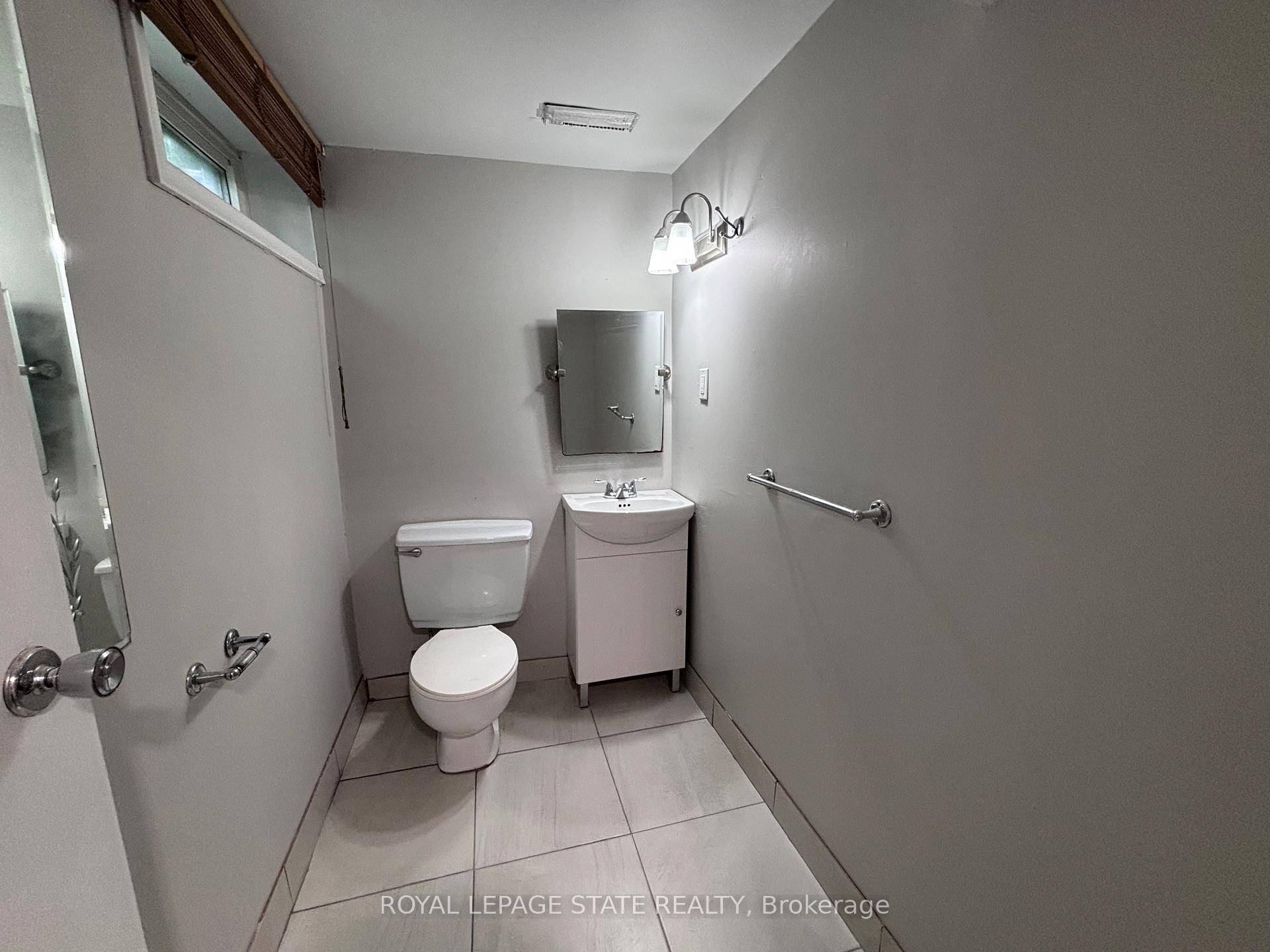 Photo 18 of Unit 4, 153 Limeridge Road W, Hamilton, Rolston — HOMEH
