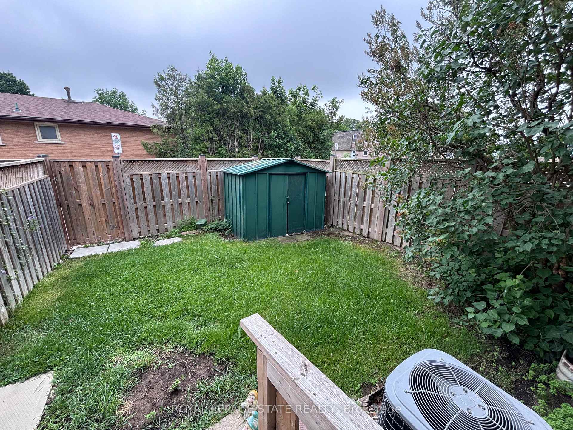 Photo 19 of Unit 4, 153 Limeridge Road W, Hamilton, Rolston — HOMEH