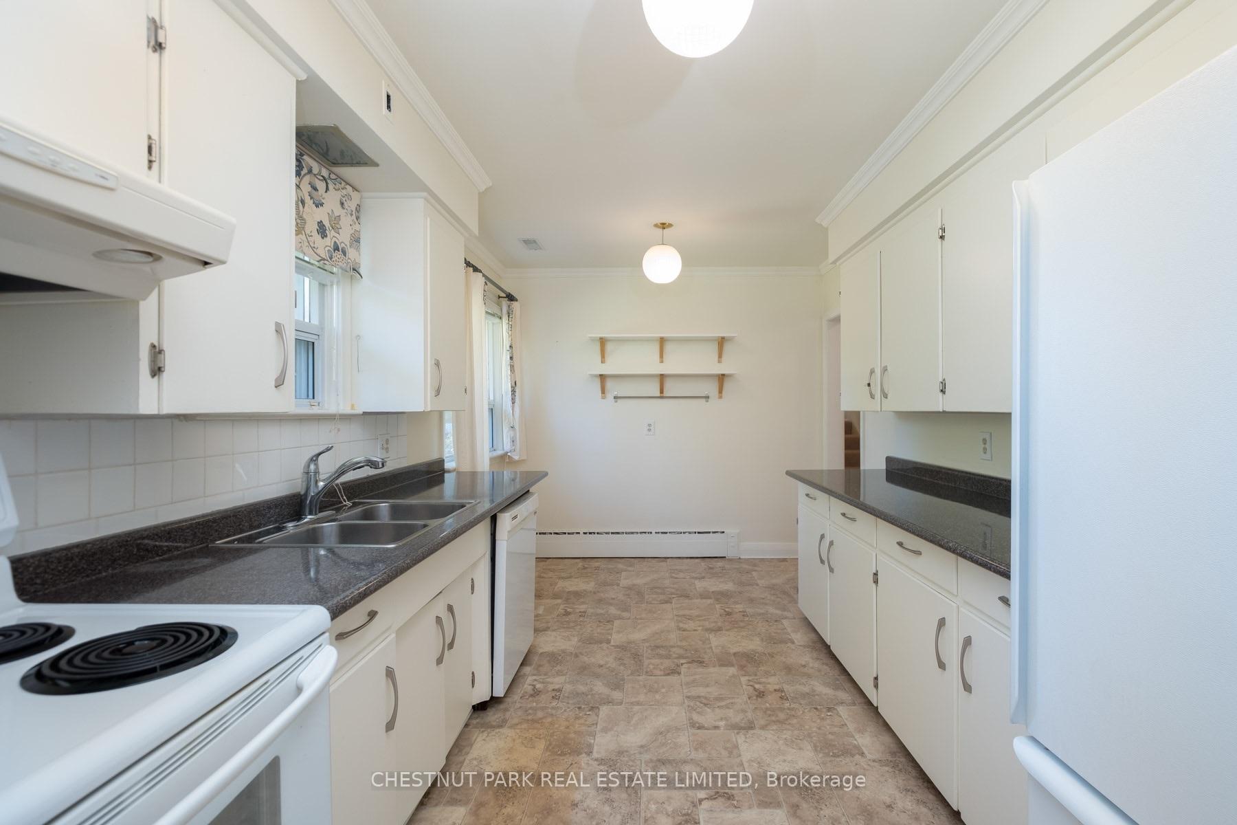 Photo 11 of 20 Strathroy Crescent, Markham, Old Markham Village — HOMEH