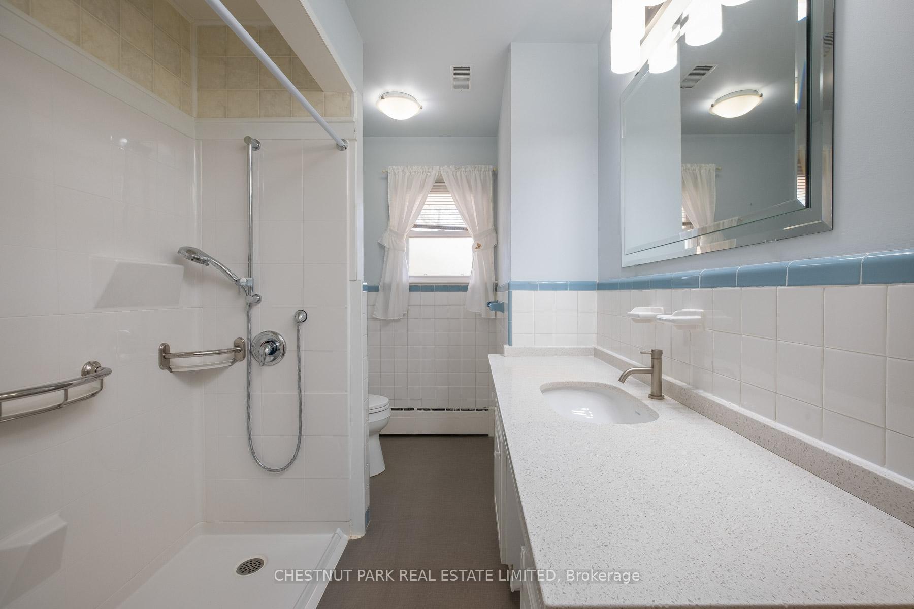 Photo 15 of 20 Strathroy Crescent, Markham, Old Markham Village — HOMEH