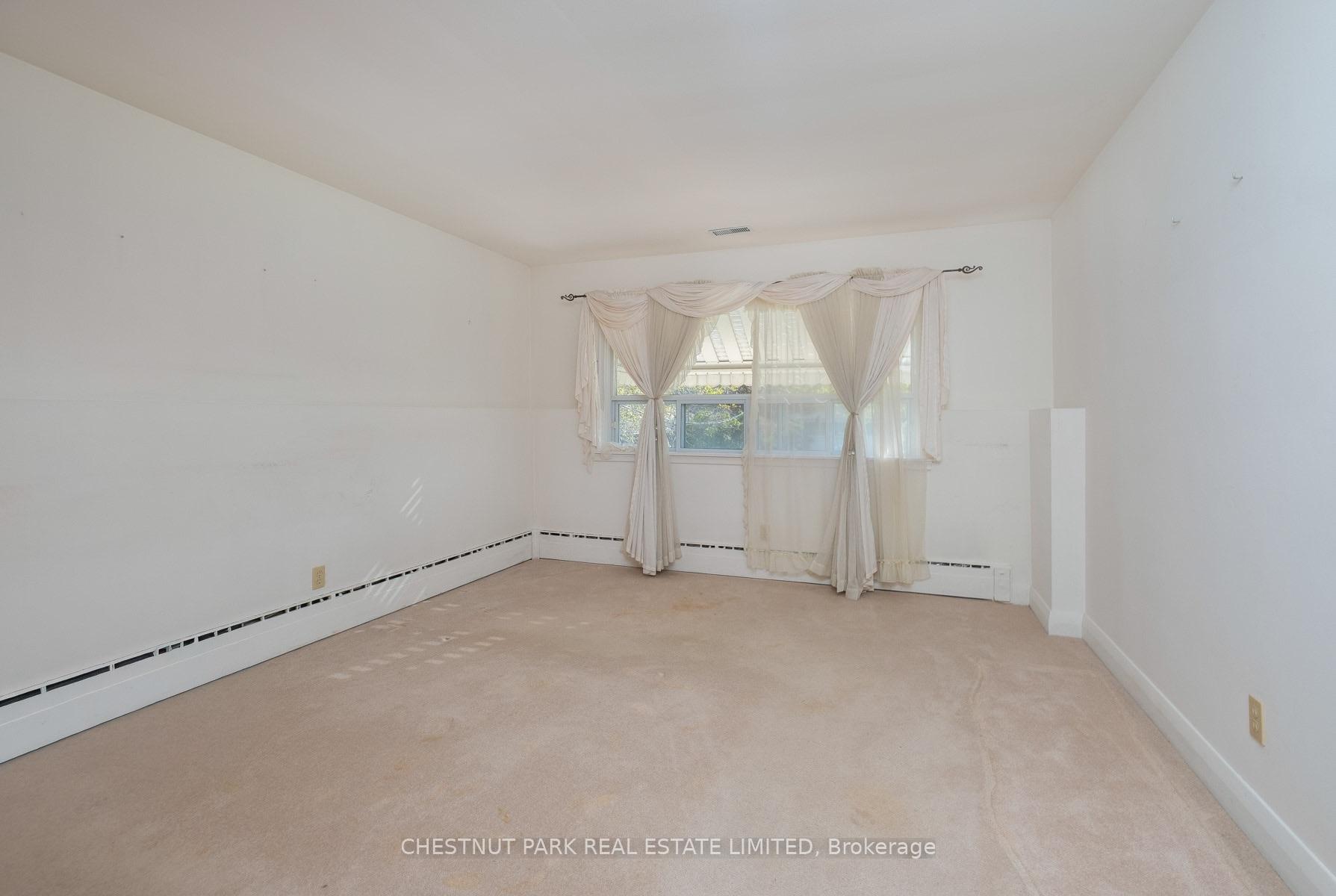 Photo 18 of 20 Strathroy Crescent, Markham, Old Markham Village — HOMEH