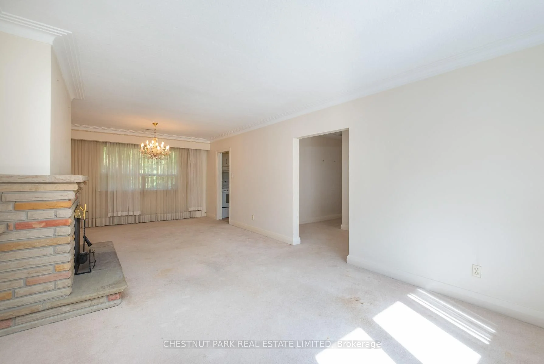 Photo 10 of 20 Strathroy Crescent, Markham, Old Markham Village — HOMEH
