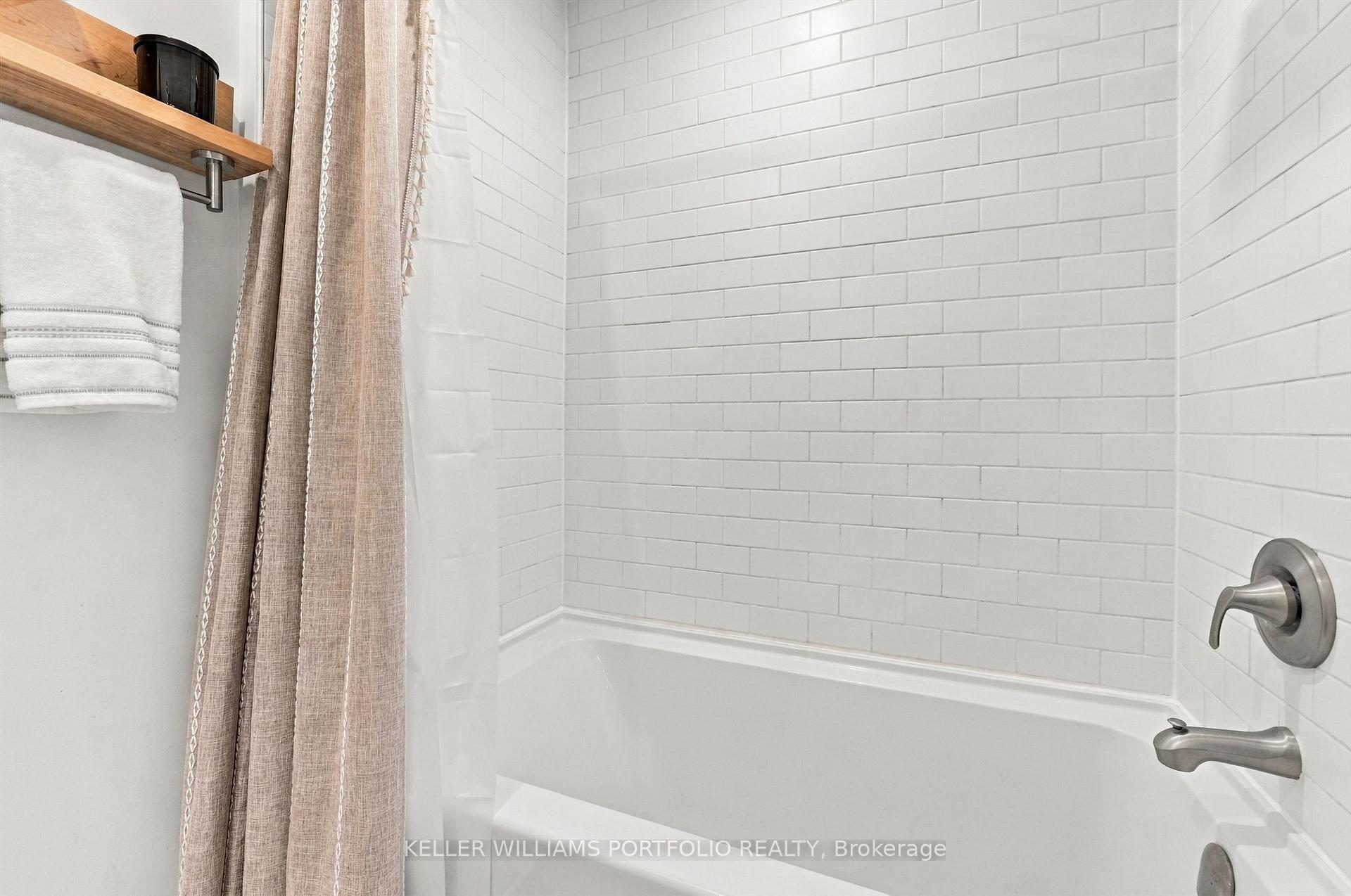 Photo 21 of 78 Osler Street, Toronto, Dovercourt-Wallace Emerson-Junction — HOMEH