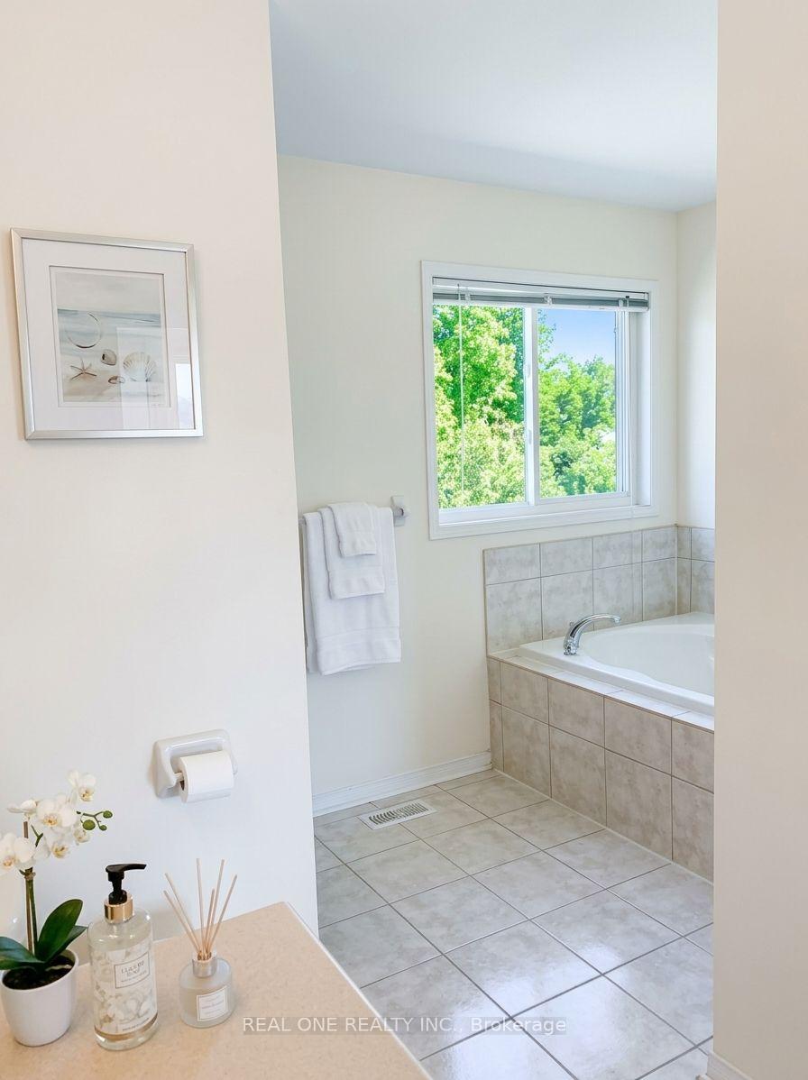 Photo 9 of 209 Blackburn Drive, Brantford, Empire South — HOMEH