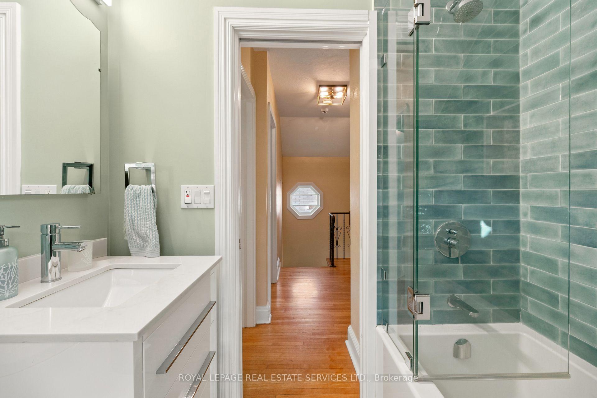 Photo 24 of 64 Cliveden Avenue, Etobicoke, Stonegate-Queensway — HOMEH