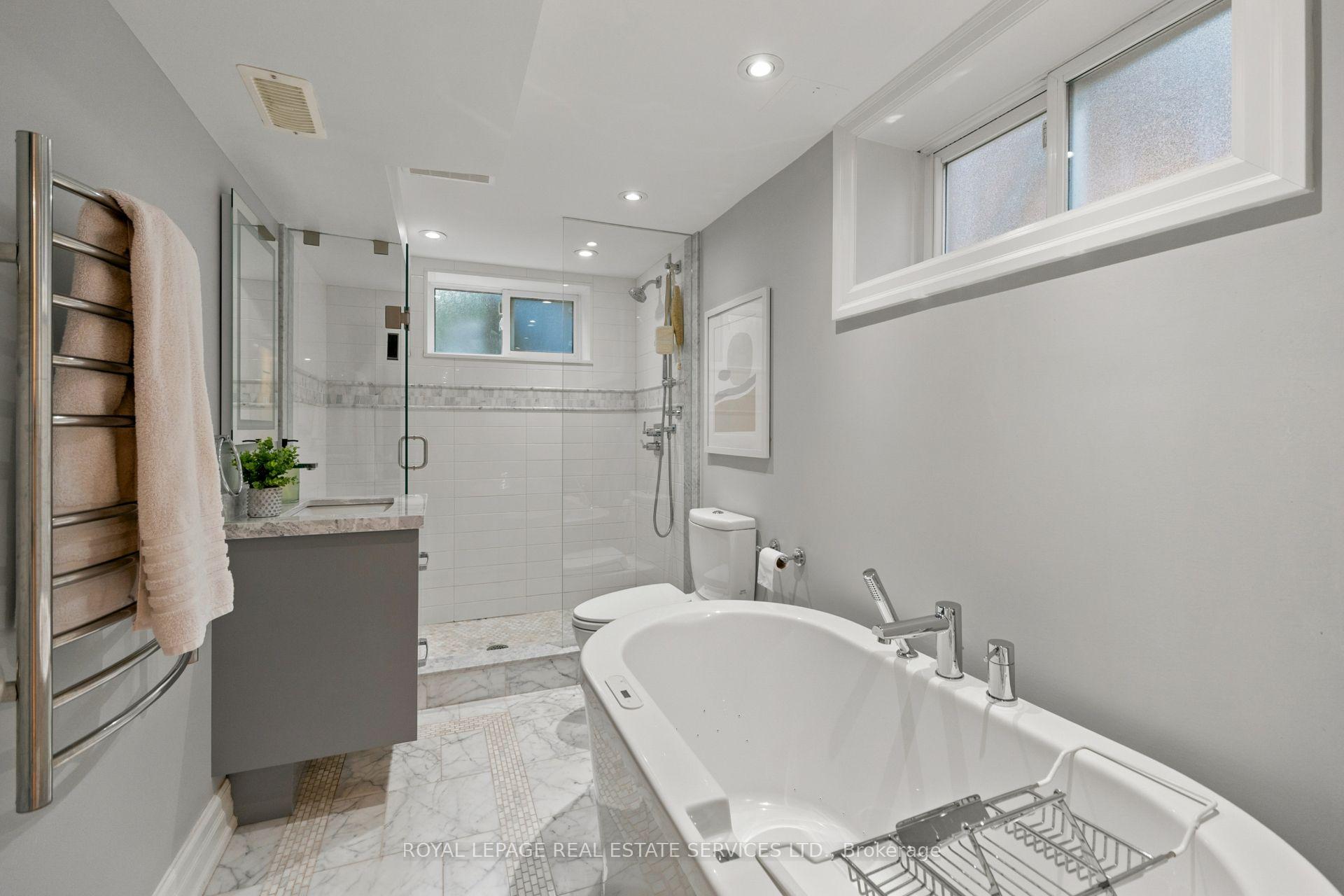 Photo 30 of 64 Cliveden Avenue, Etobicoke, Stonegate-Queensway — HOMEH