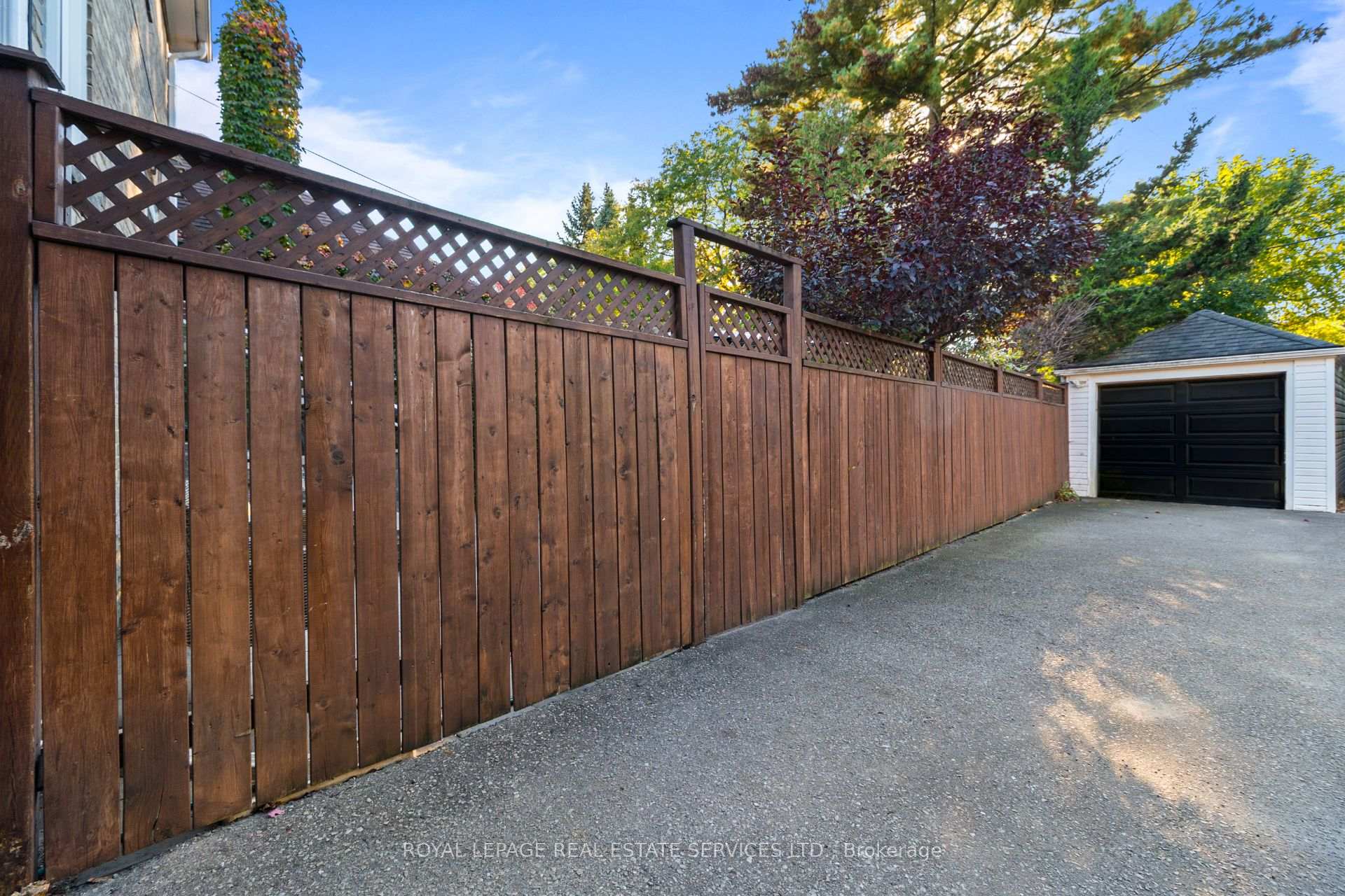 Photo 40 of 64 Cliveden Avenue, Etobicoke, Stonegate-Queensway — HOMEH