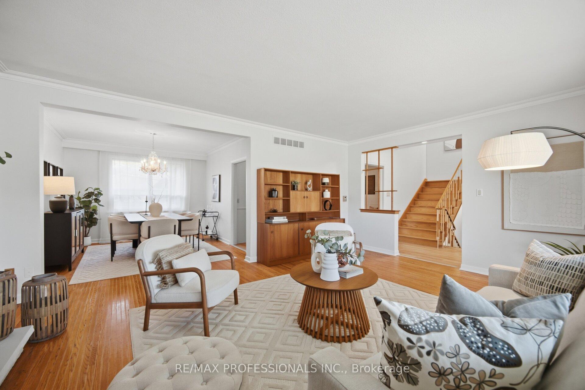 Photo 7 of 103 Mill Road, Etobicoke, Markland Wood — HOMEH