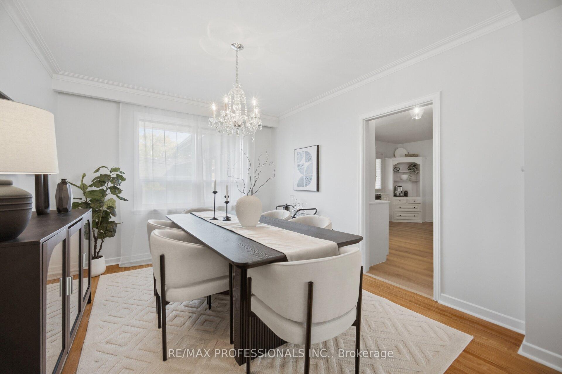 Photo 10 of 103 Mill Road, Etobicoke, Markland Wood — HOMEH