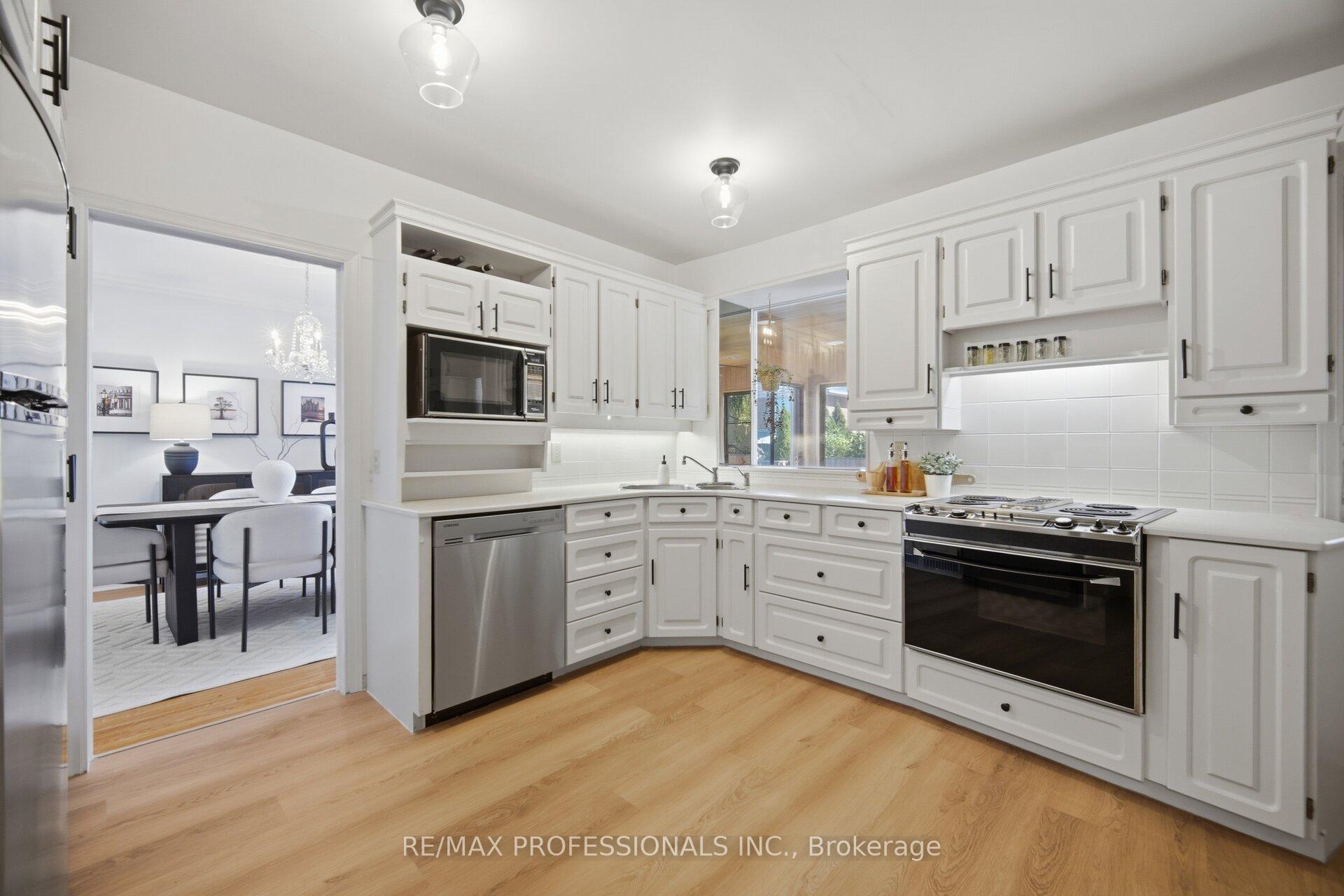 Photo 13 of 103 Mill Road, Etobicoke, Markland Wood — HOMEH