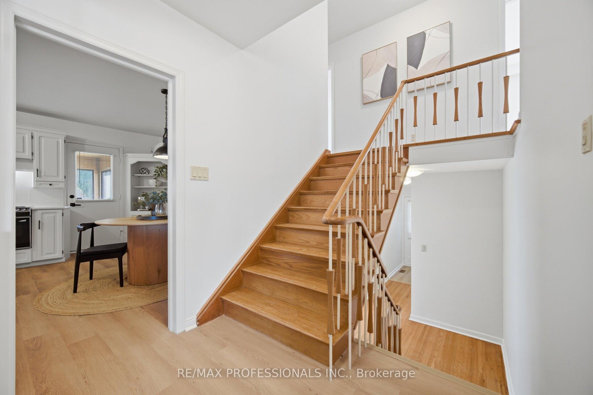 Photo 17 of 103 Mill Road, Etobicoke, Markland Wood — HOMEH