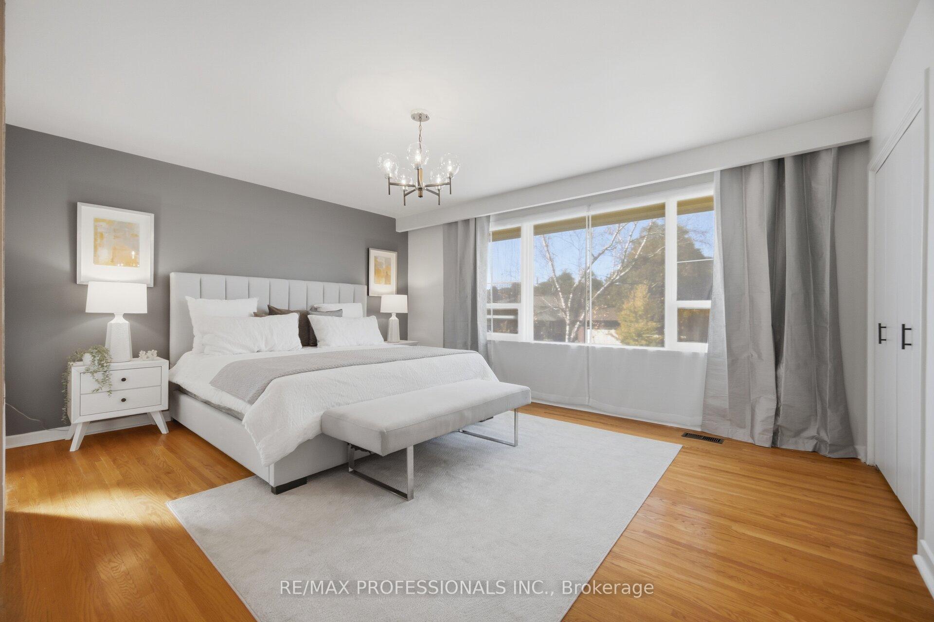 Photo 20 of 103 Mill Road, Etobicoke, Markland Wood — HOMEH