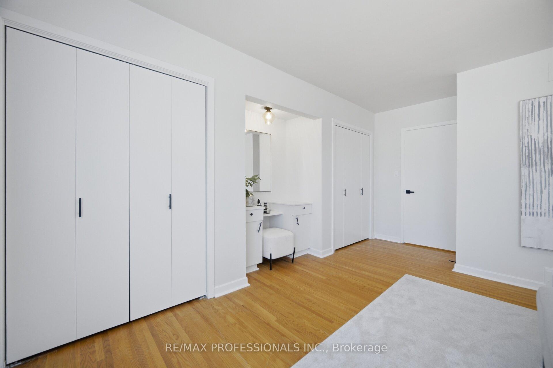 Photo 24 of 103 Mill Road, Etobicoke, Markland Wood — HOMEH