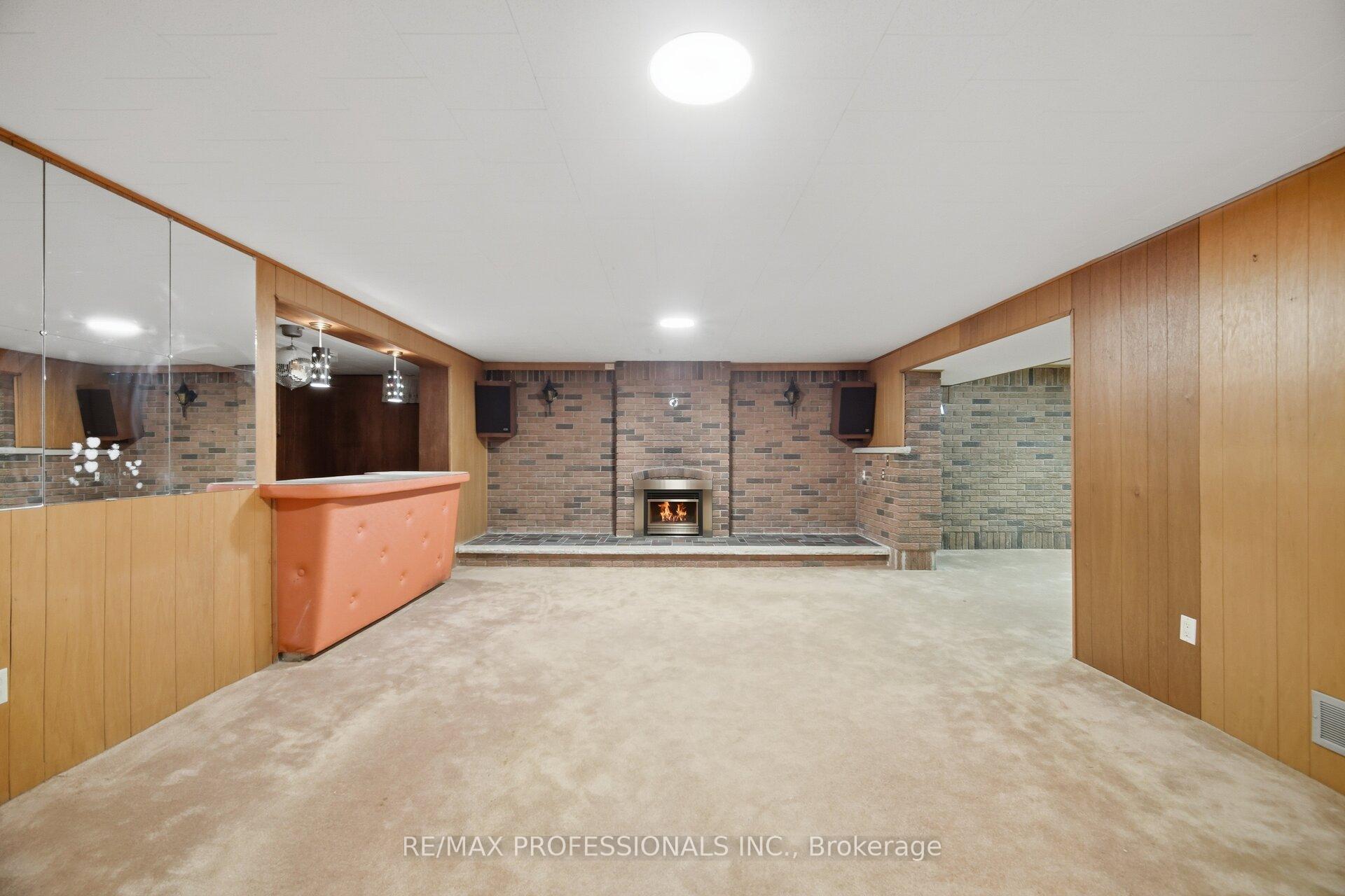 Photo 31 of 103 Mill Road, Etobicoke, Markland Wood — HOMEH