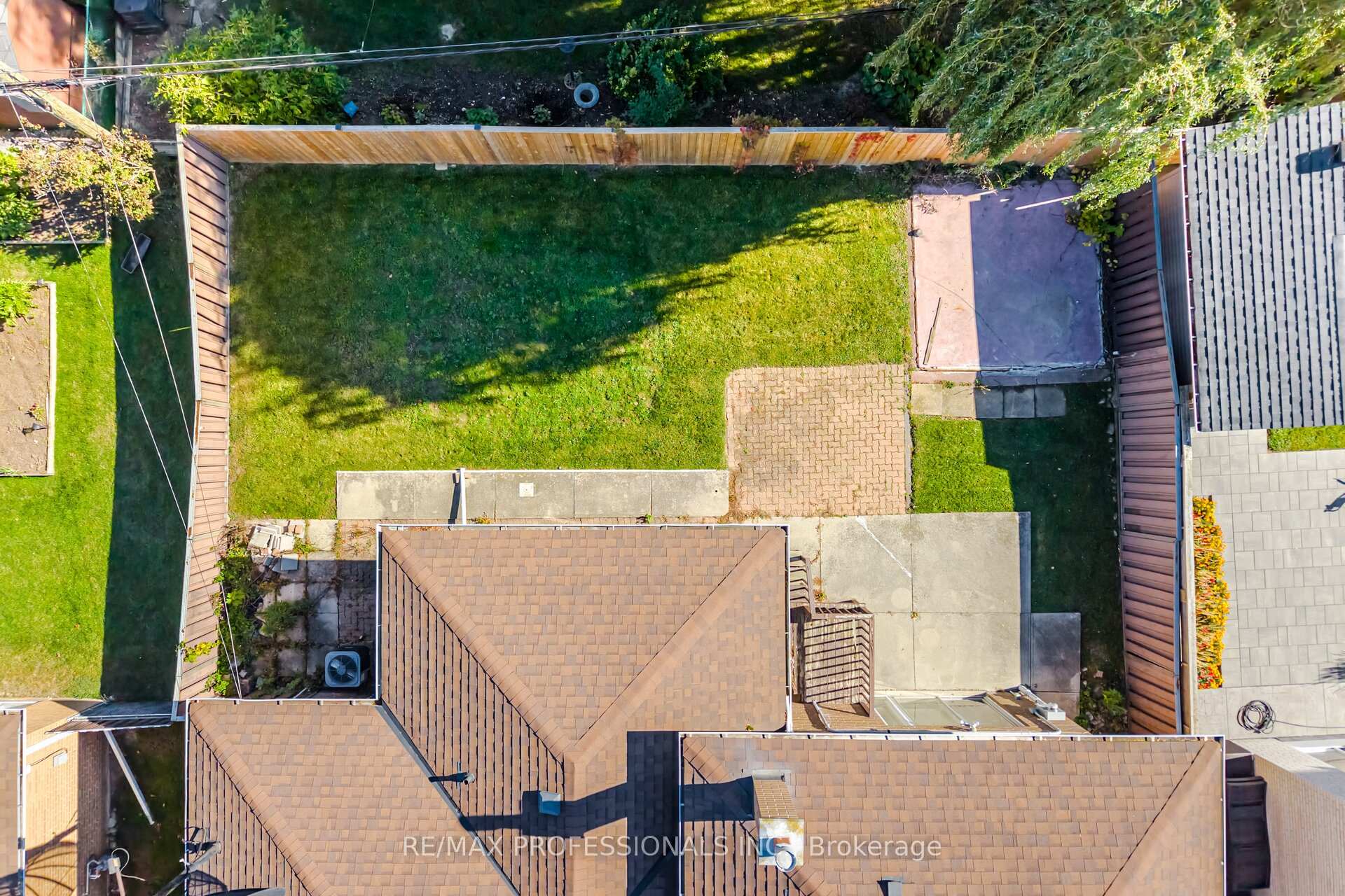 Photo 36 of 103 Mill Road, Etobicoke, Markland Wood — HOMEH